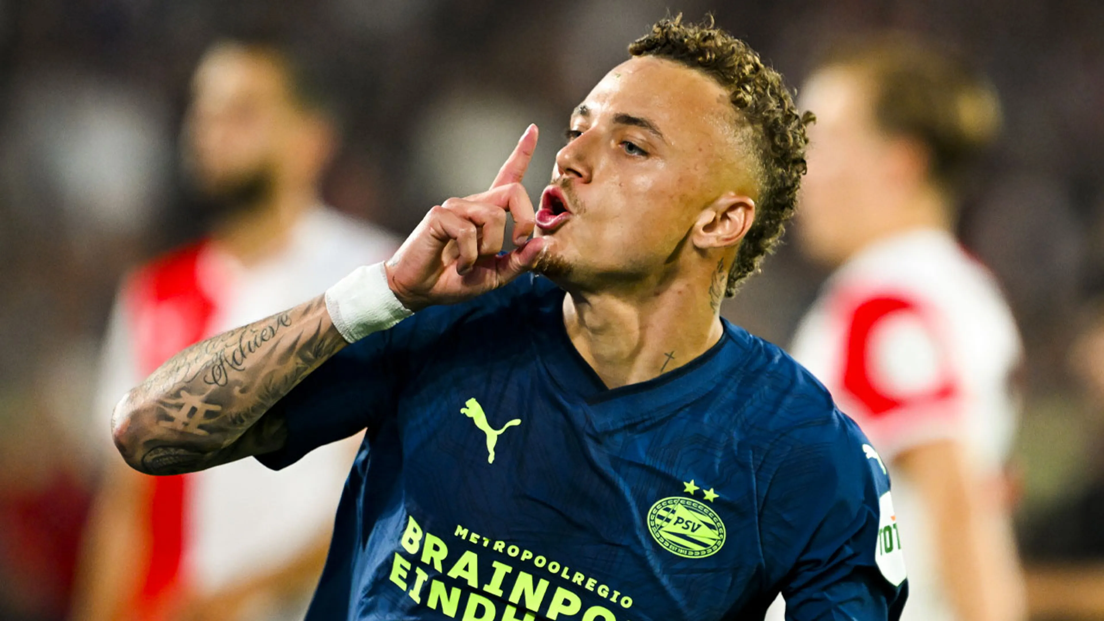 Noa Lang wees Feyenoord af: 'Ik zie mezelf absoluut niet meer in een Feyenoord-shirt'