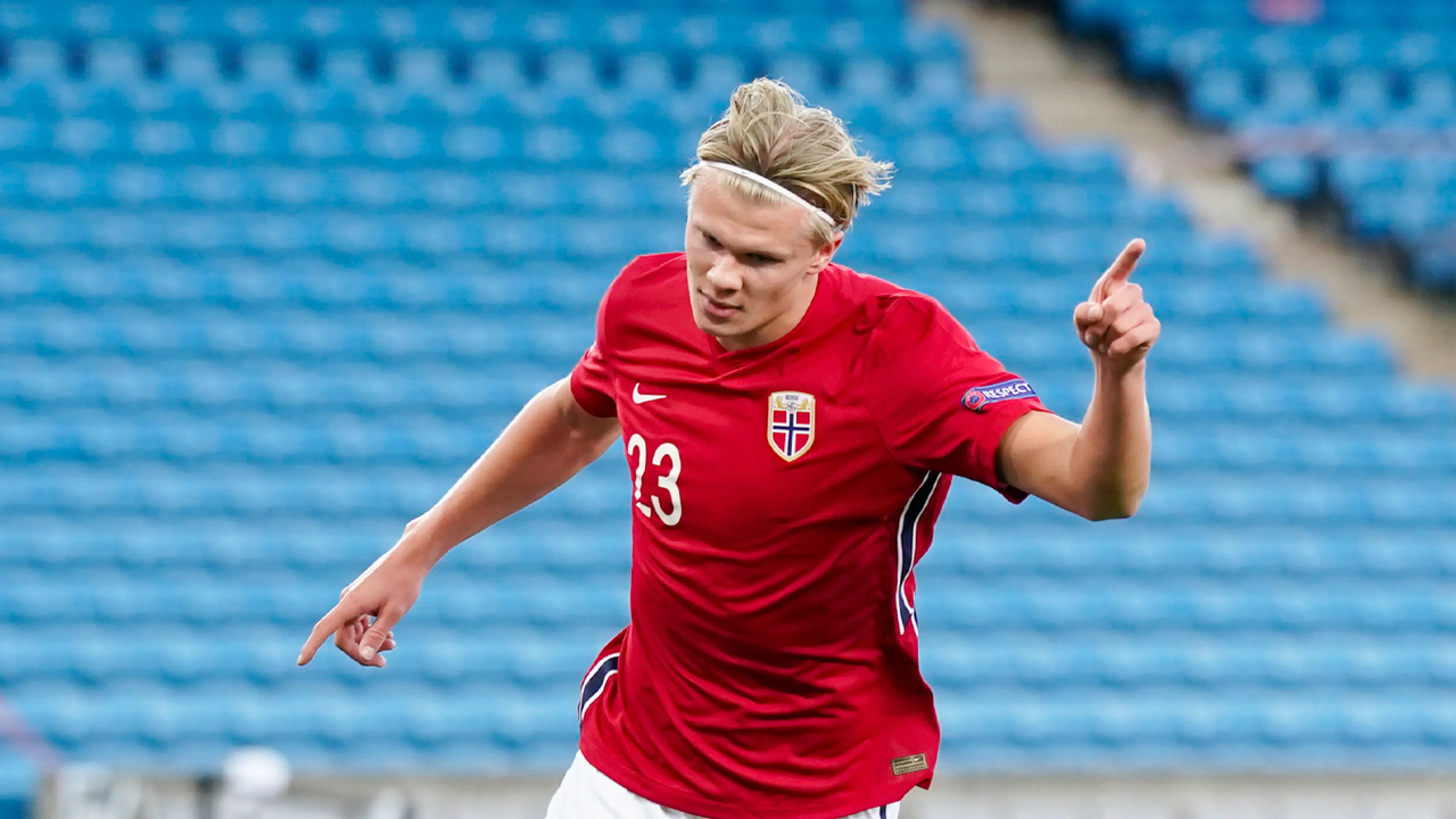 Haaland schiet Noorwegen met hattrick langs Roemenië