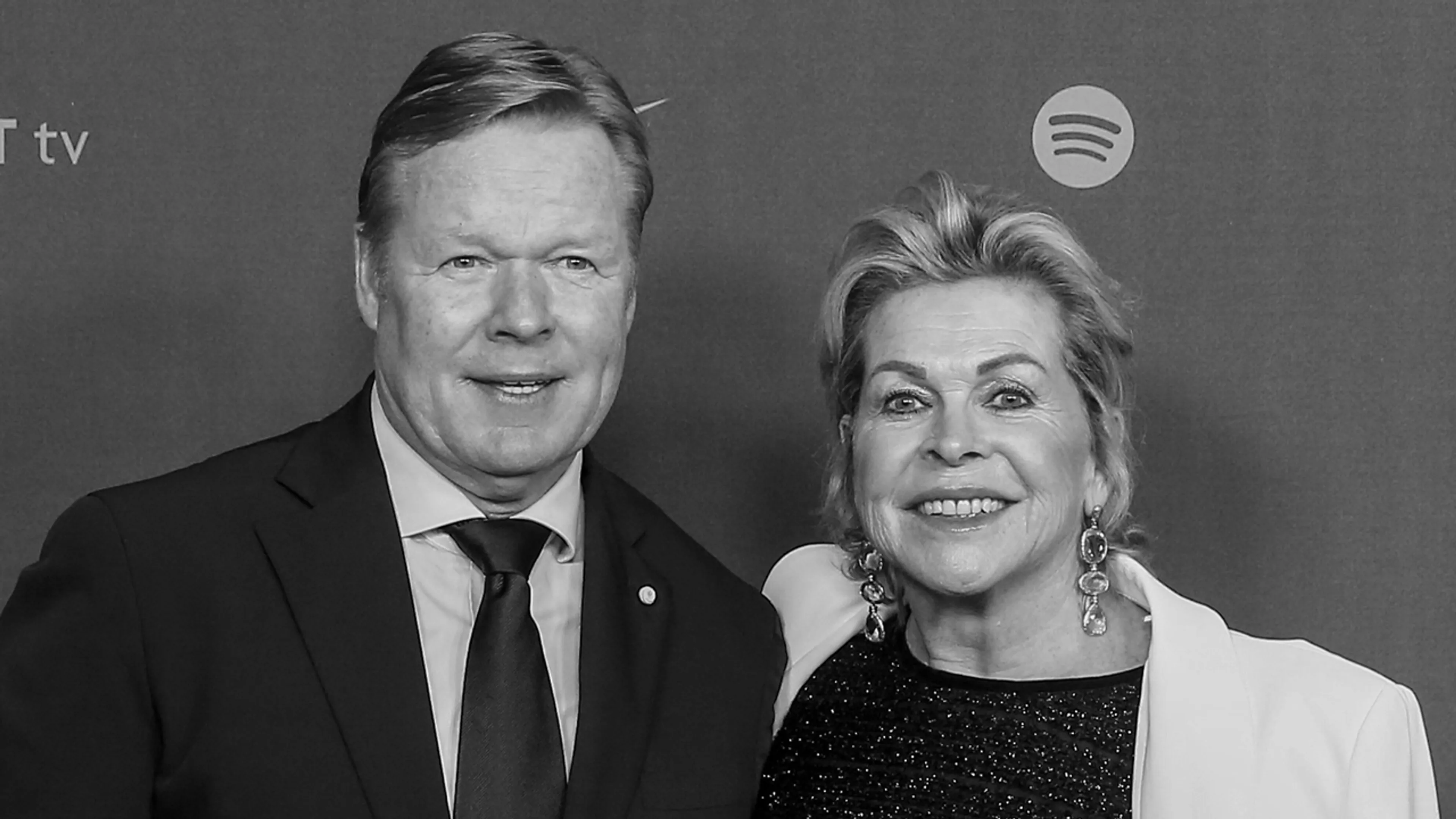 Moment van stilte voor Bartina Koeman voorafgaand aan Nederland-Duitsland