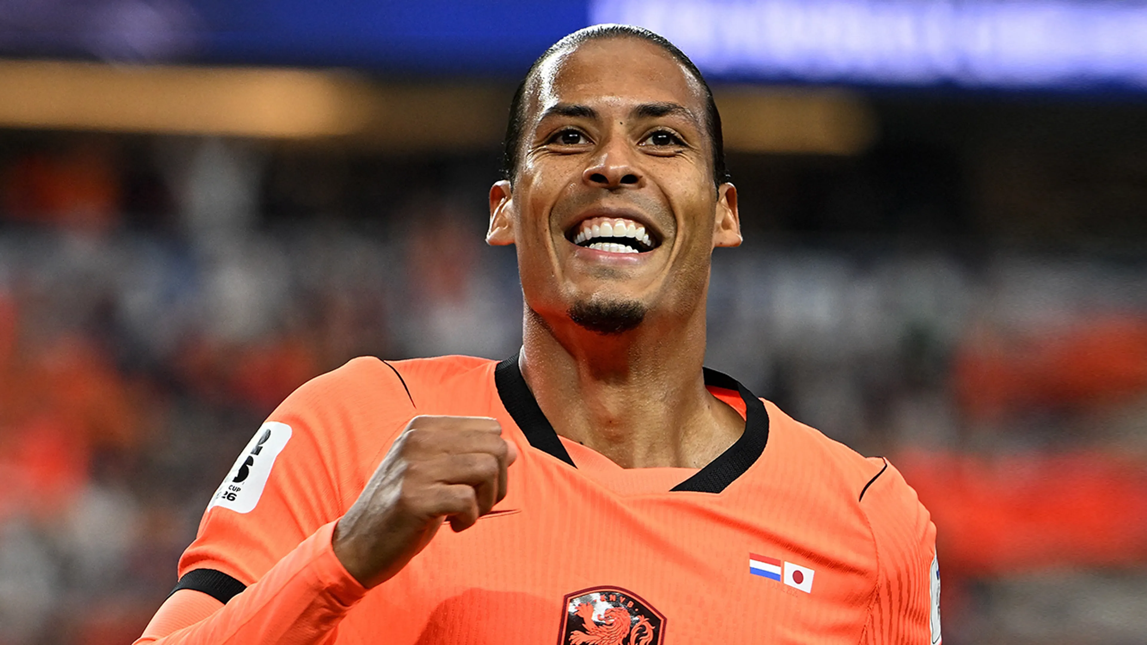 Zelfs bij 30+ graden speelt Virgil van Dijk met lange mouwen: dit is waarom