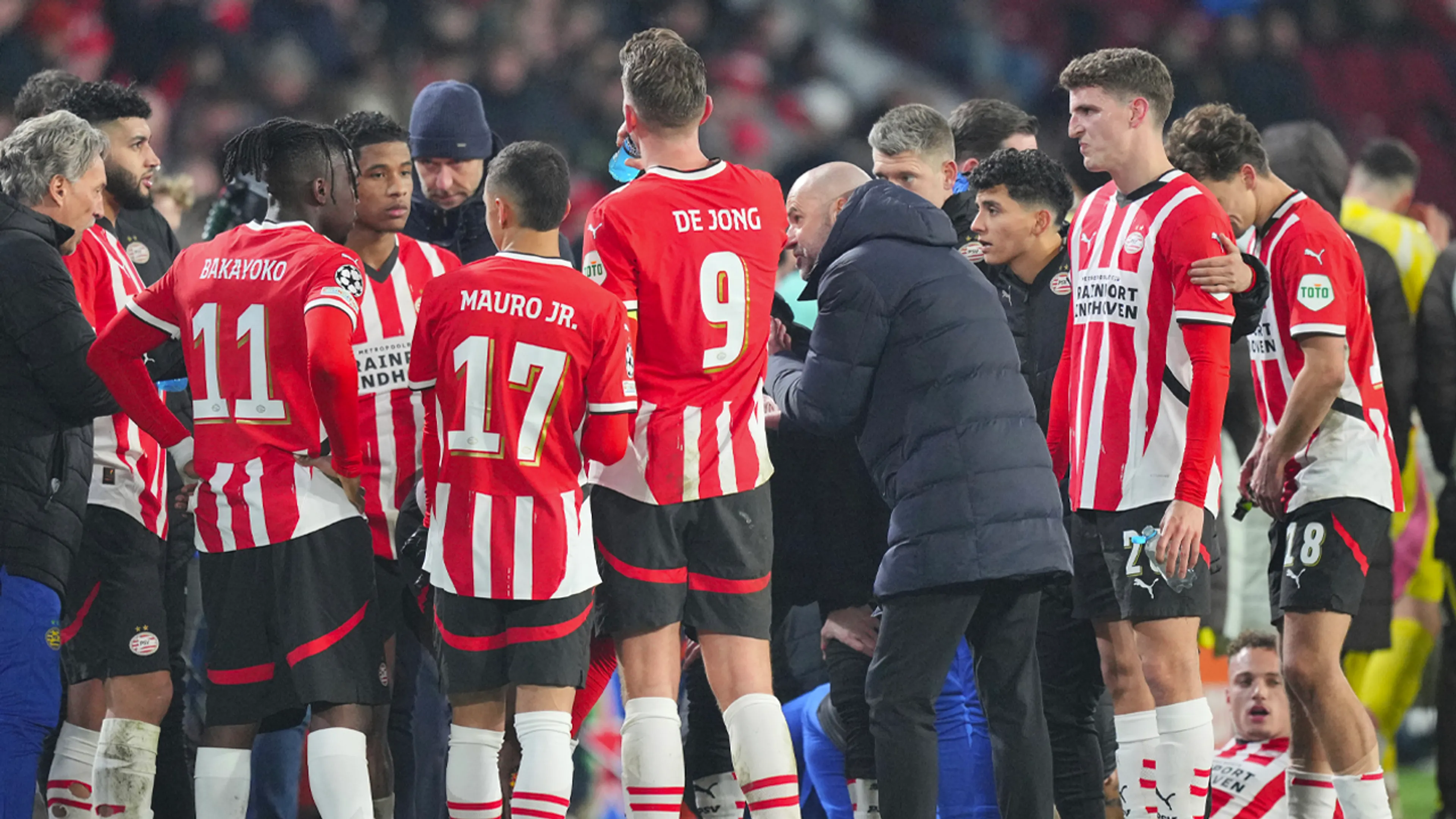'Ik denk dat ze bij PSV tot de conclusie zijn gekomen dat het aan het elftal ligt, en niet aan Bosz'