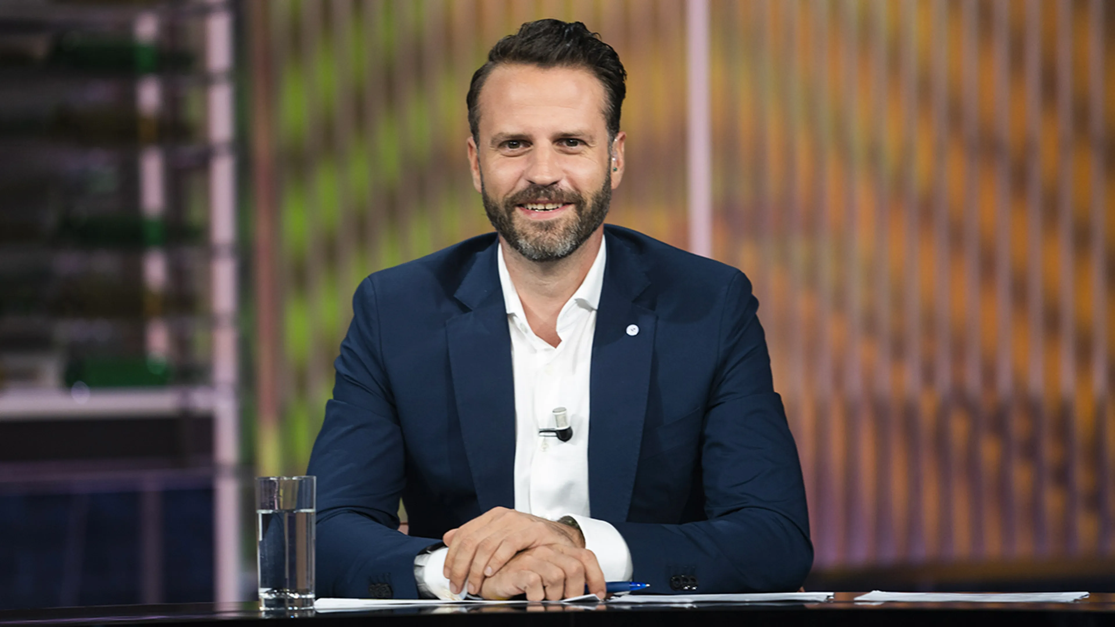 RTL stopt met voetbaltalkshow VTBL vanwege tegenvallende kijkcijfers