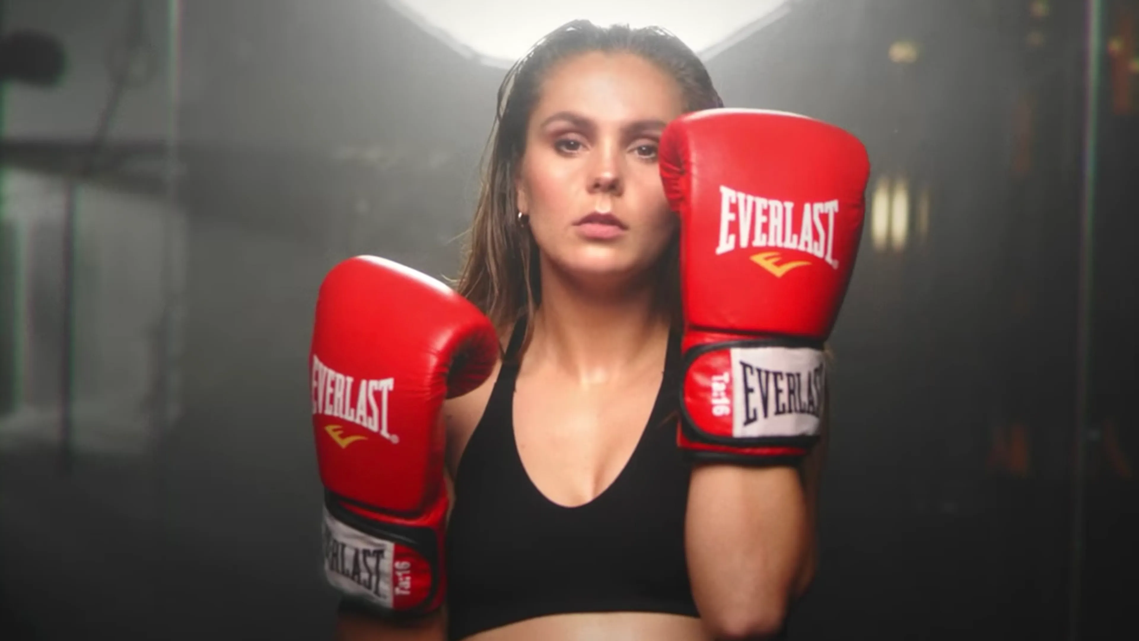 ZIEN! Oranje Leeuwin Lieke Martens schittert in vurige shoot voor FHM
