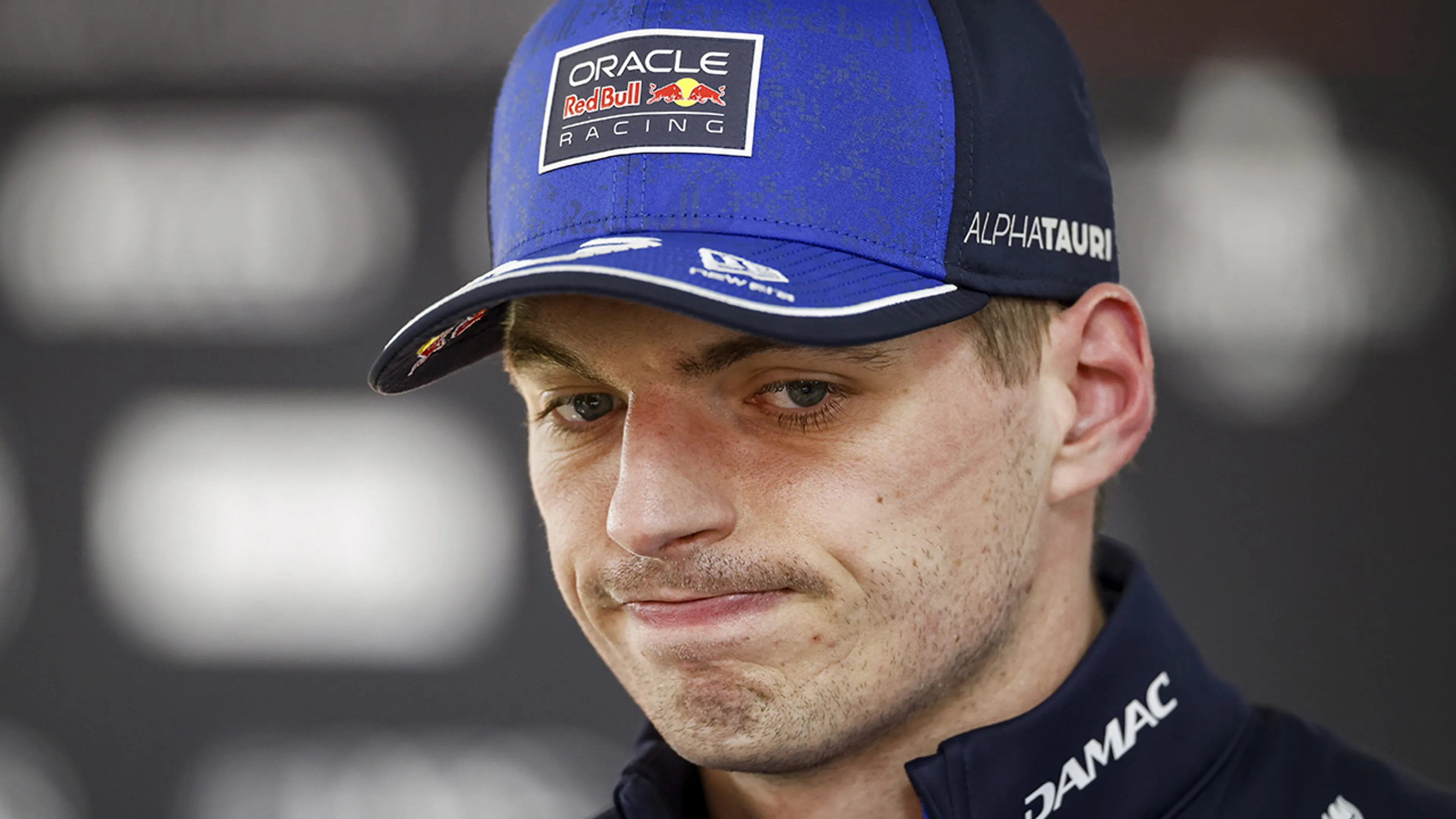 Max Verstappen teneergeslagen voor de camera: 'Het maakt allemaal niks uit...'