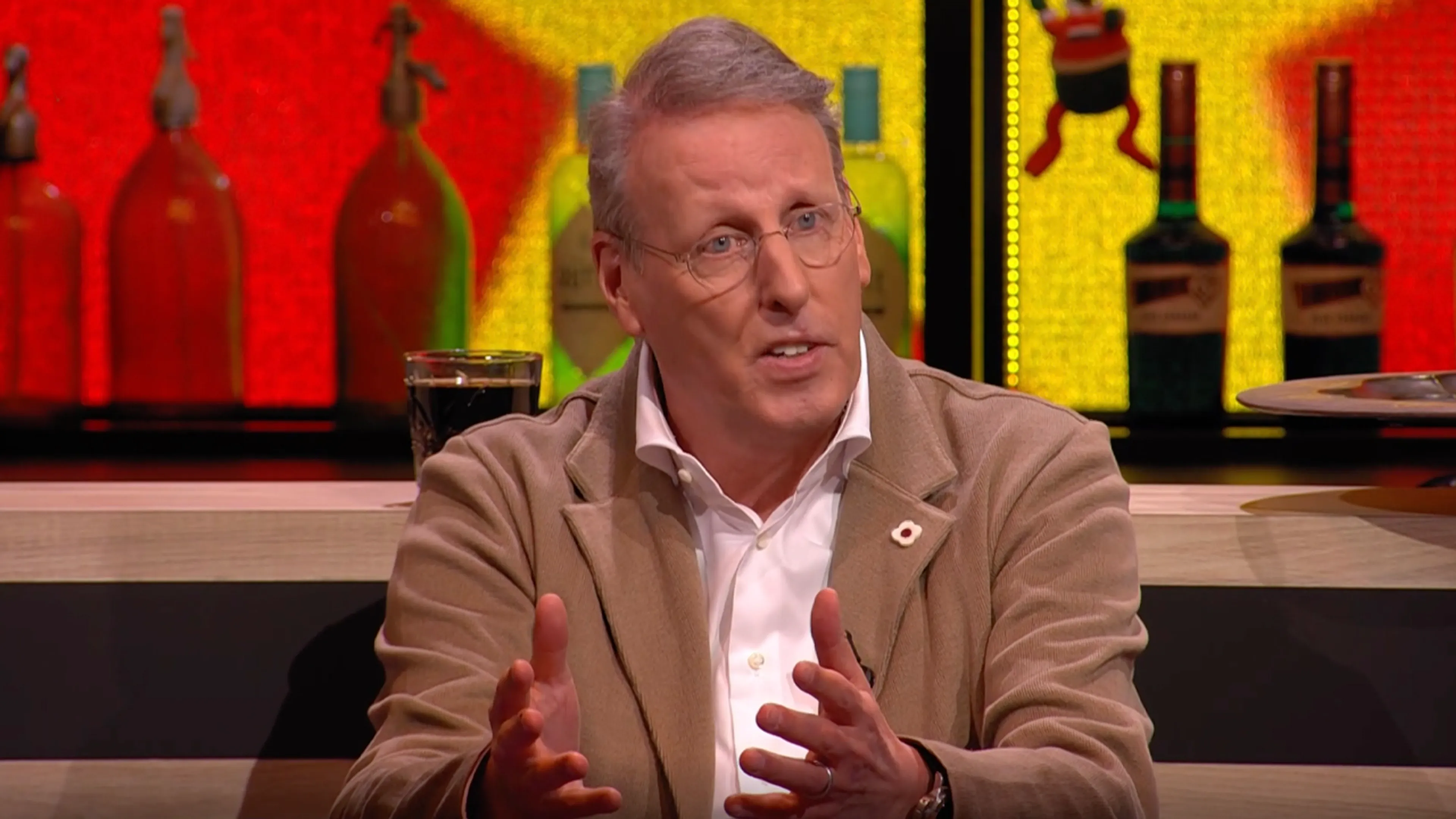 Chris Woerts reageert op statement Vitesse: 'Slappe hap, principes kosten geld!'