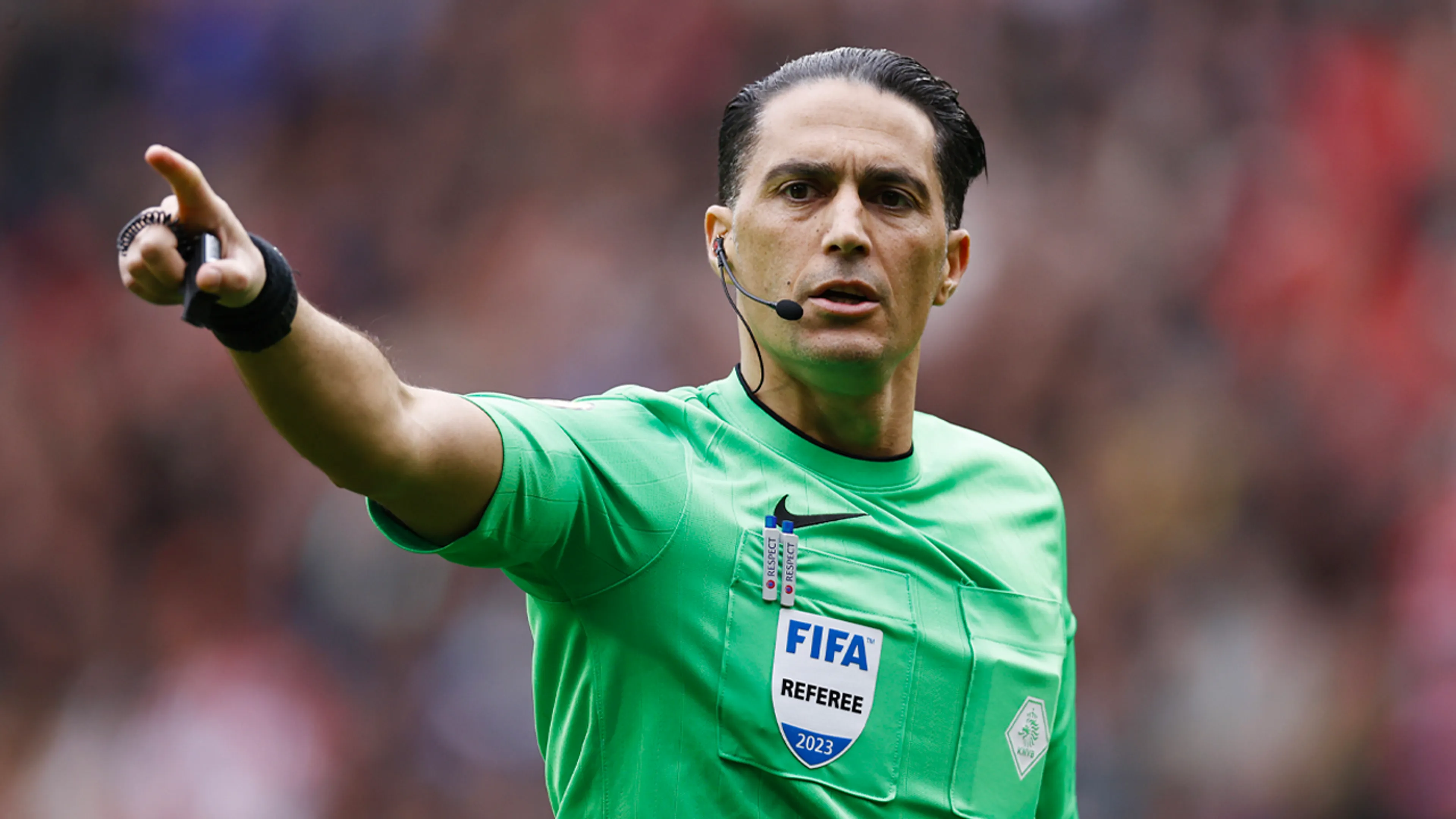 Serdar Gözübüyük fluit Klassieker tussen Ajax en Feyenoord