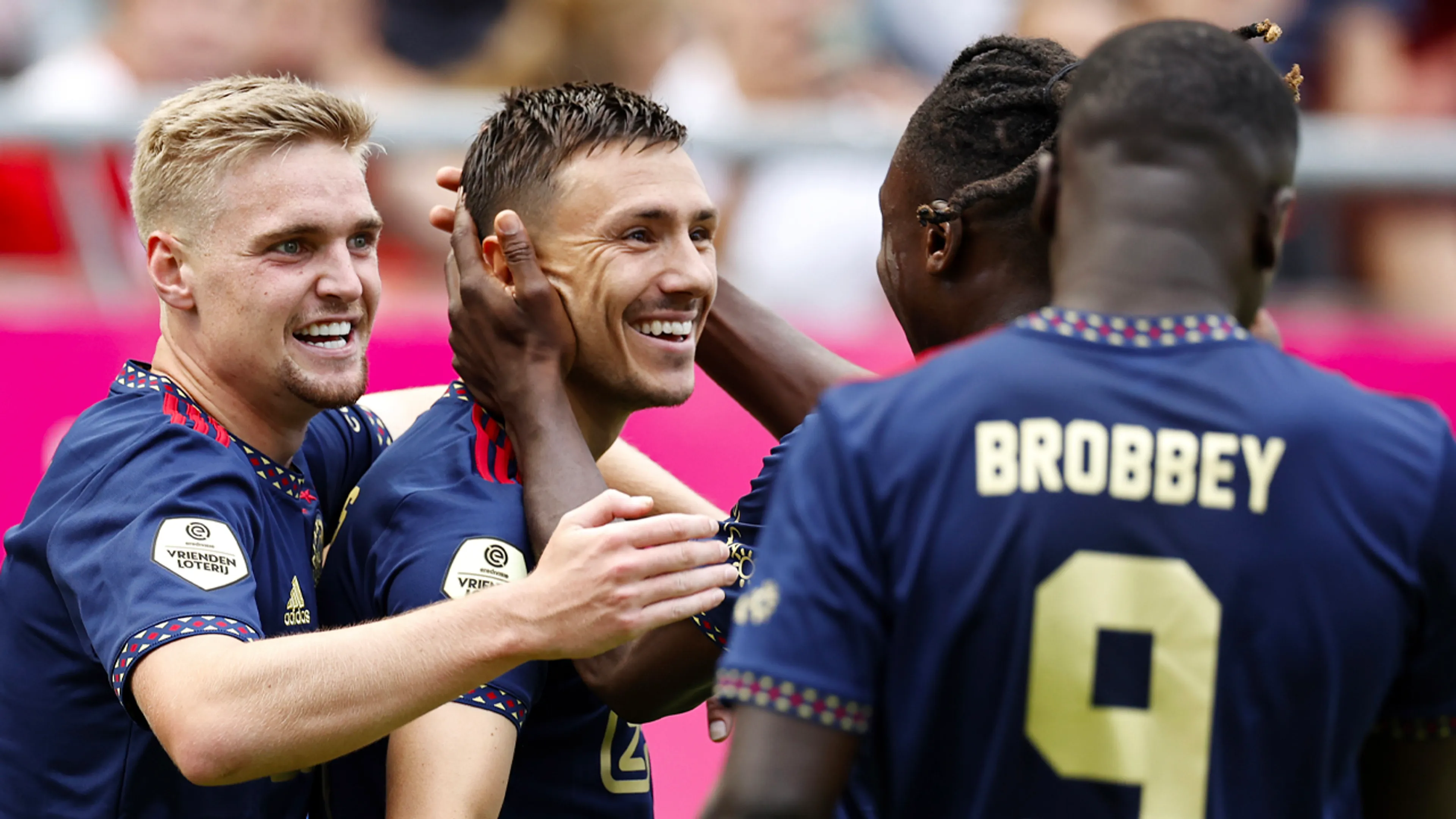 Ajax boekt knappe overwinning op bezoek bij FC Utrecht
