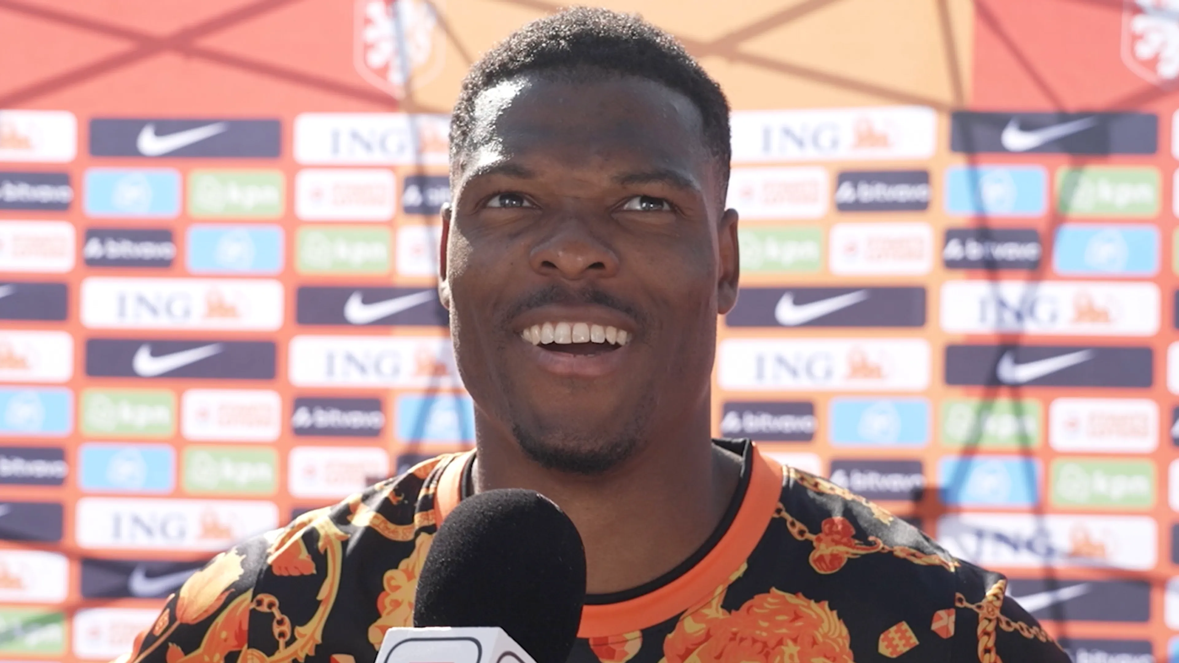 Noa Vahle feliciteert Denzel Dumfries met droomtransfer naar Real Madrid: 'Ik ben een blij man'