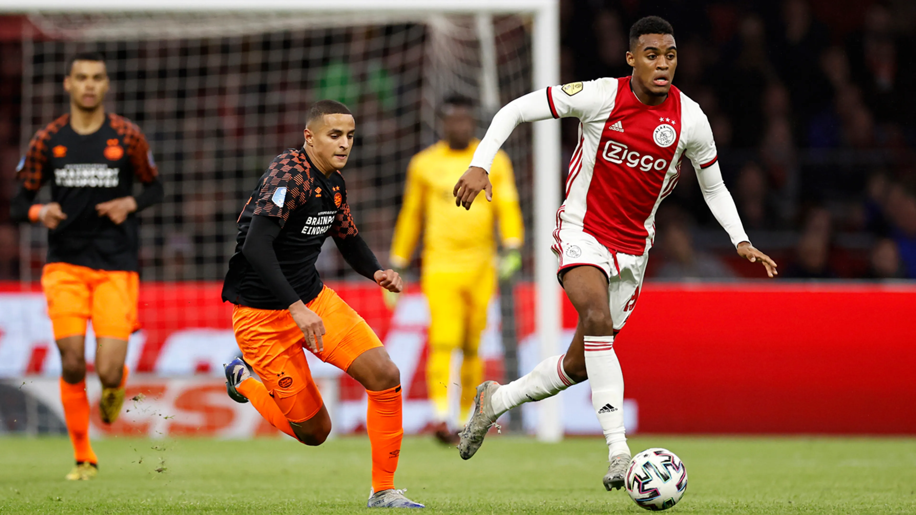 Ajax en PSV strijden om koppositie in Johan Cruijff ArenA