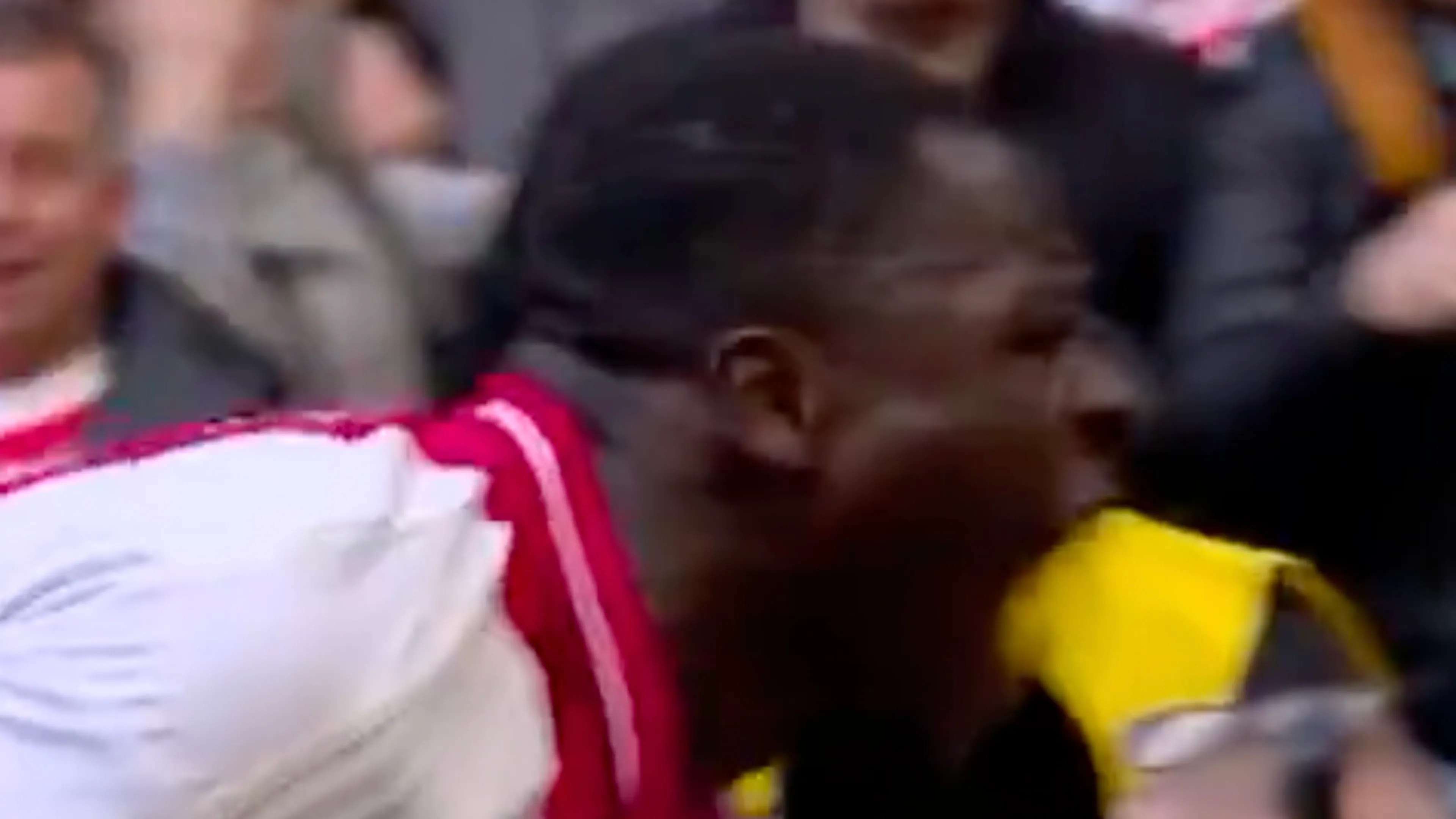 Videogoal: Brian Brobbey schiet Ajax op voorsprong tegen Go Ahead Eagles