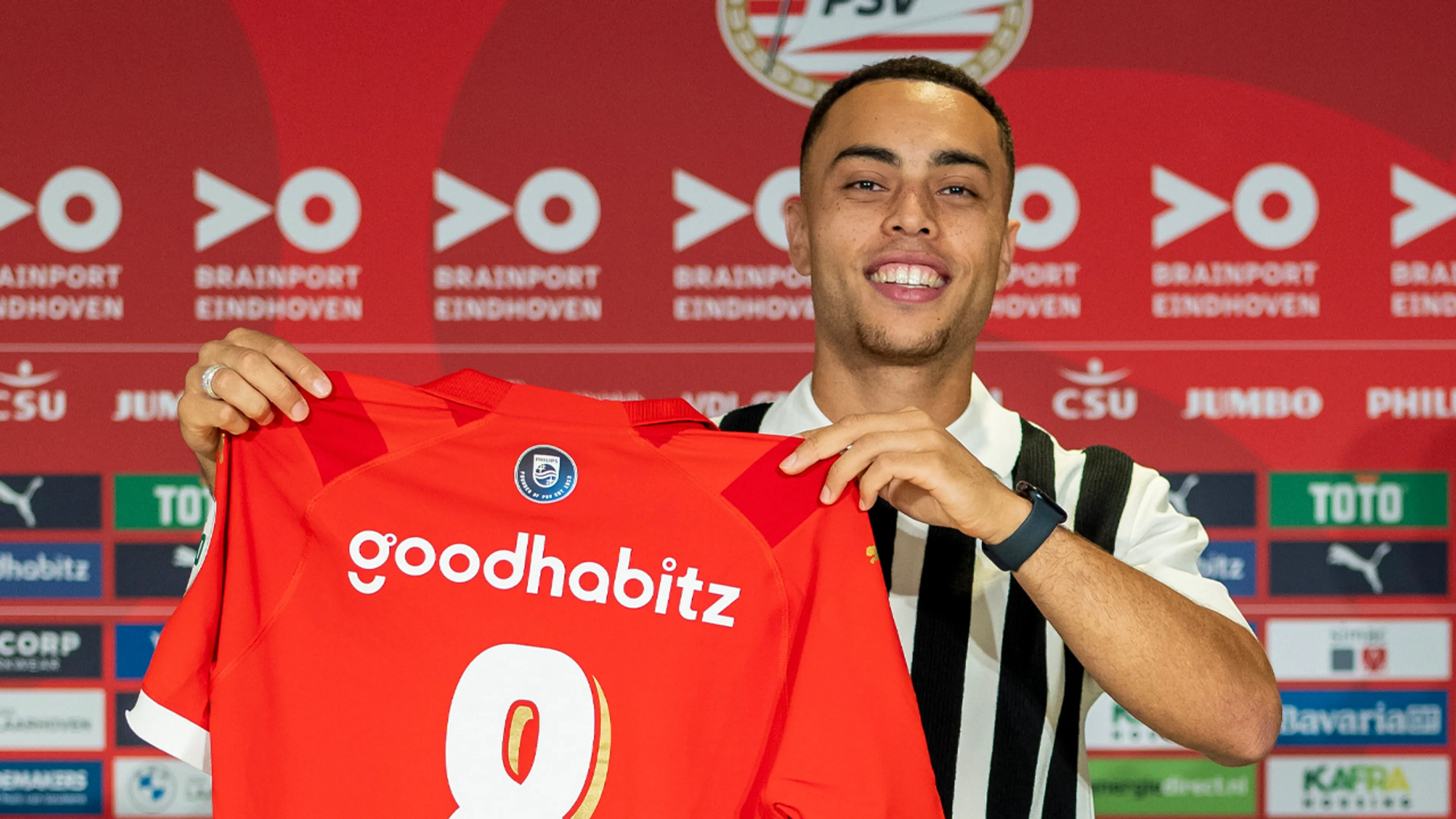 'Dat Ajax Dest niet ziet staan en een speler uit Denemarken haalt, vind ik onbegrijpelijk’