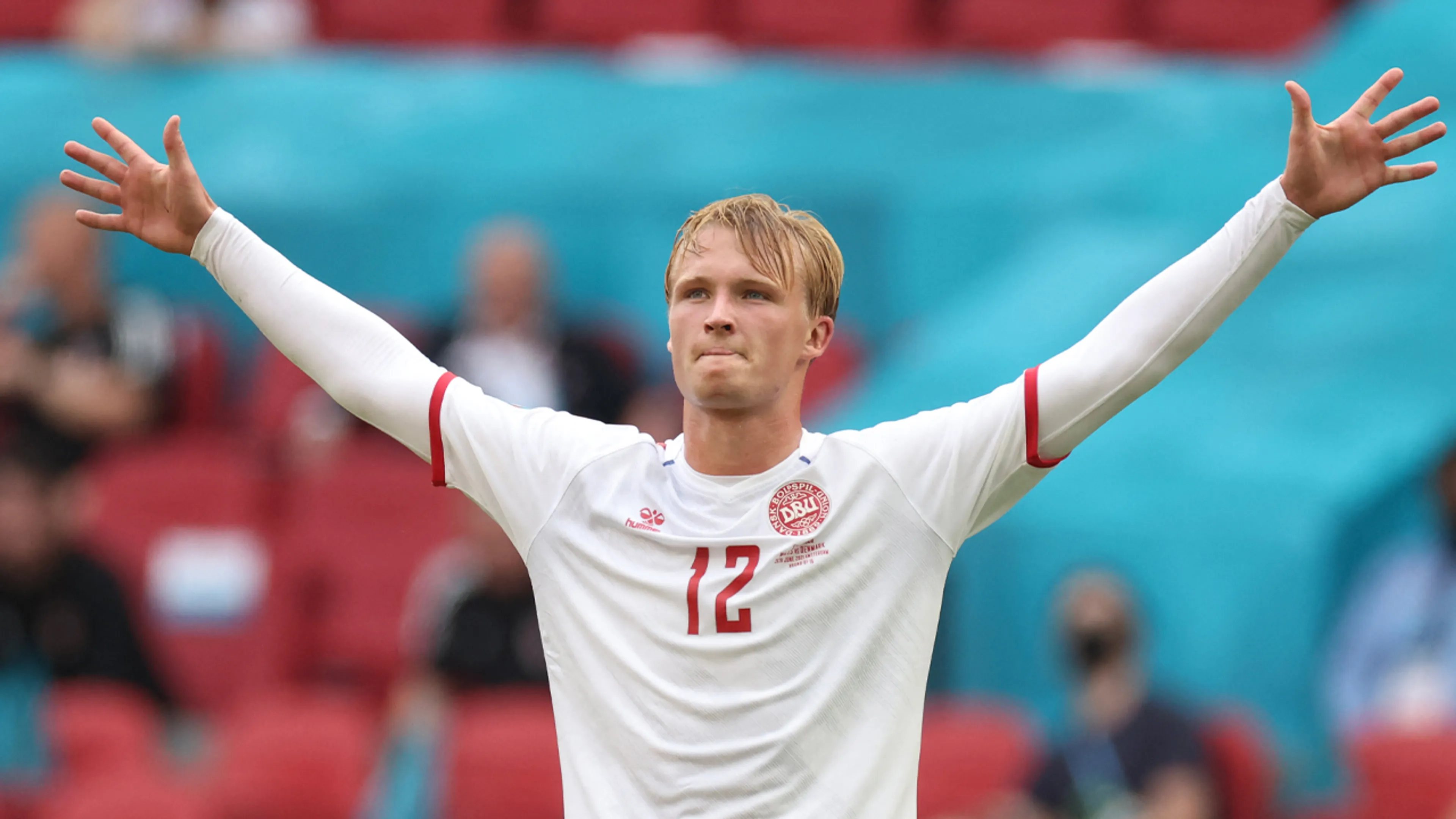 Dolberg leidt Denemarken in Amsterdam naar kwartfinales EK