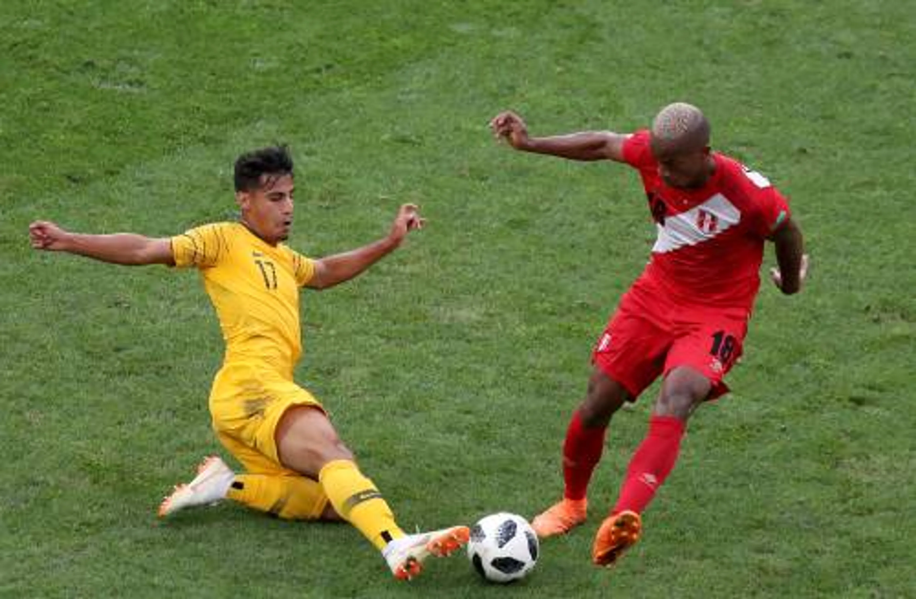 Zware knieblessure Arzani bij debuut