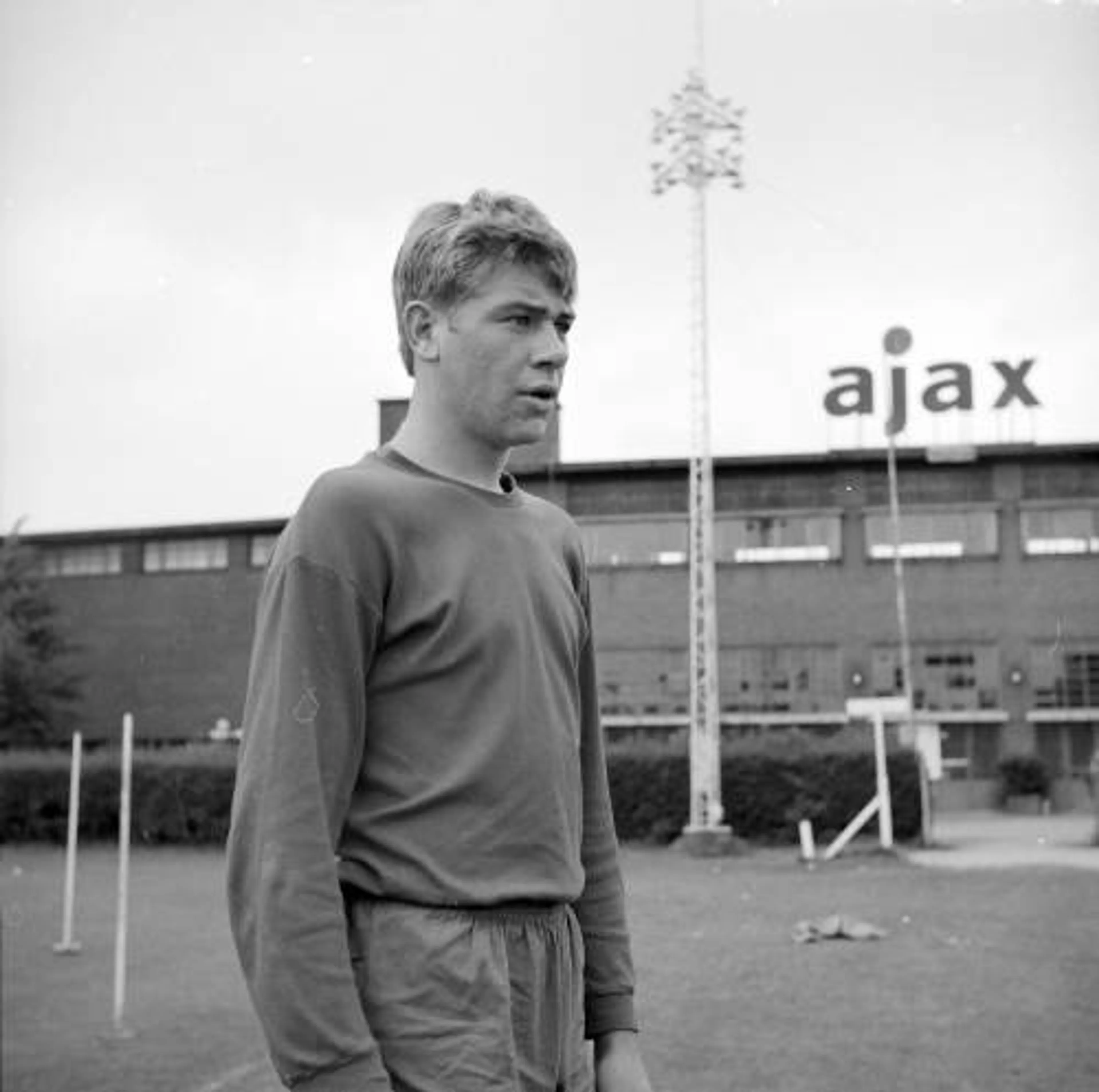 Oud-voetballer Soetekouw (80) overleden
