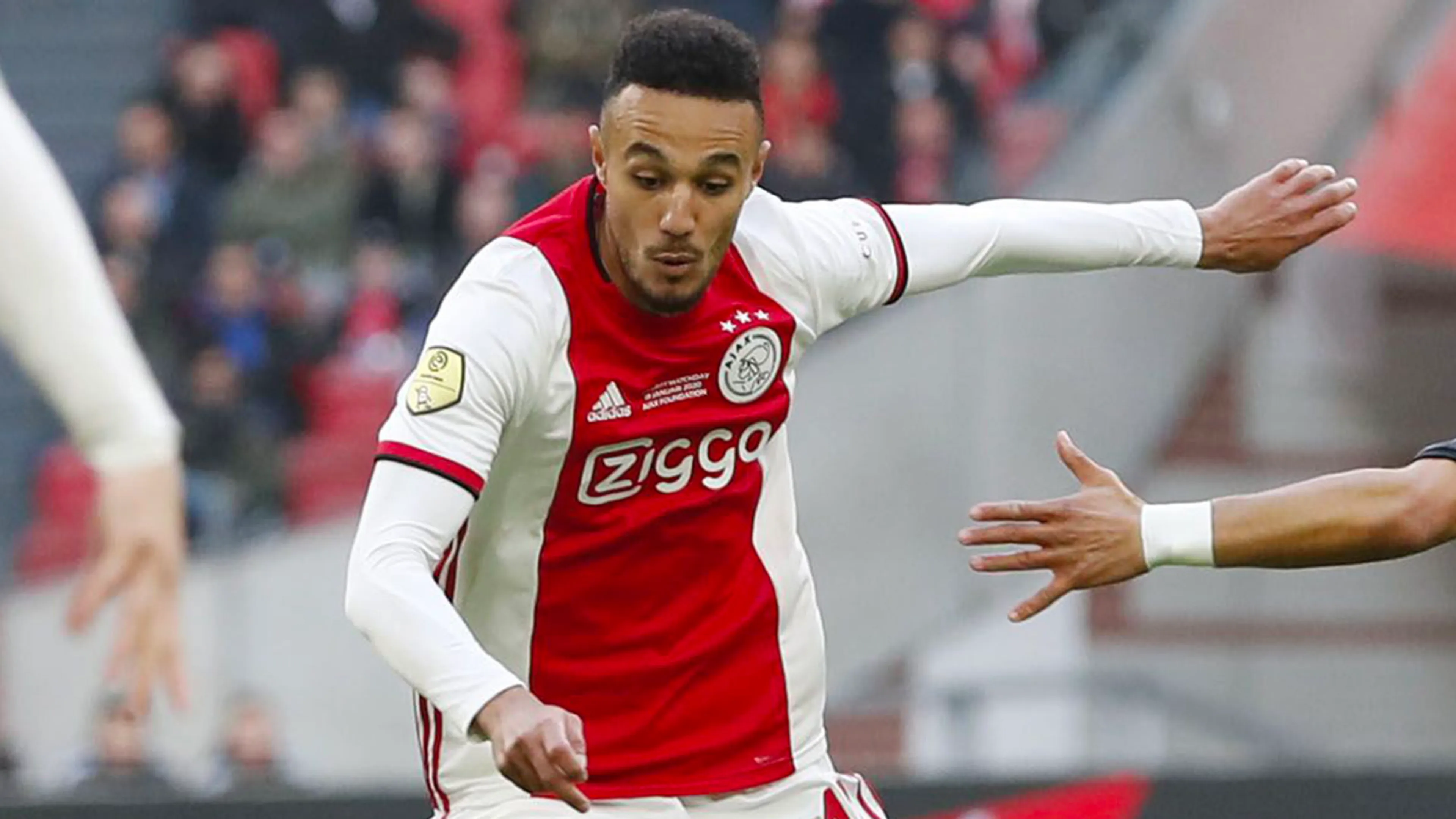 Mazraoui staat weer op trainingsveld van Ajax