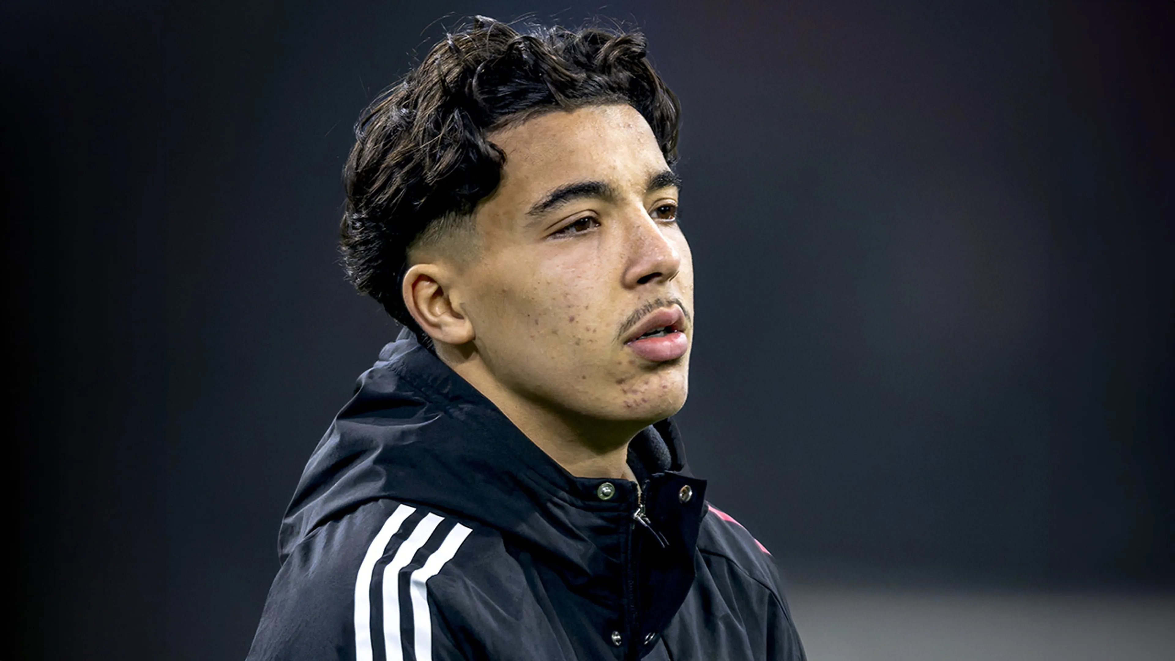 Fred Grim bestraft 'laatkomer' Rayane Bounida