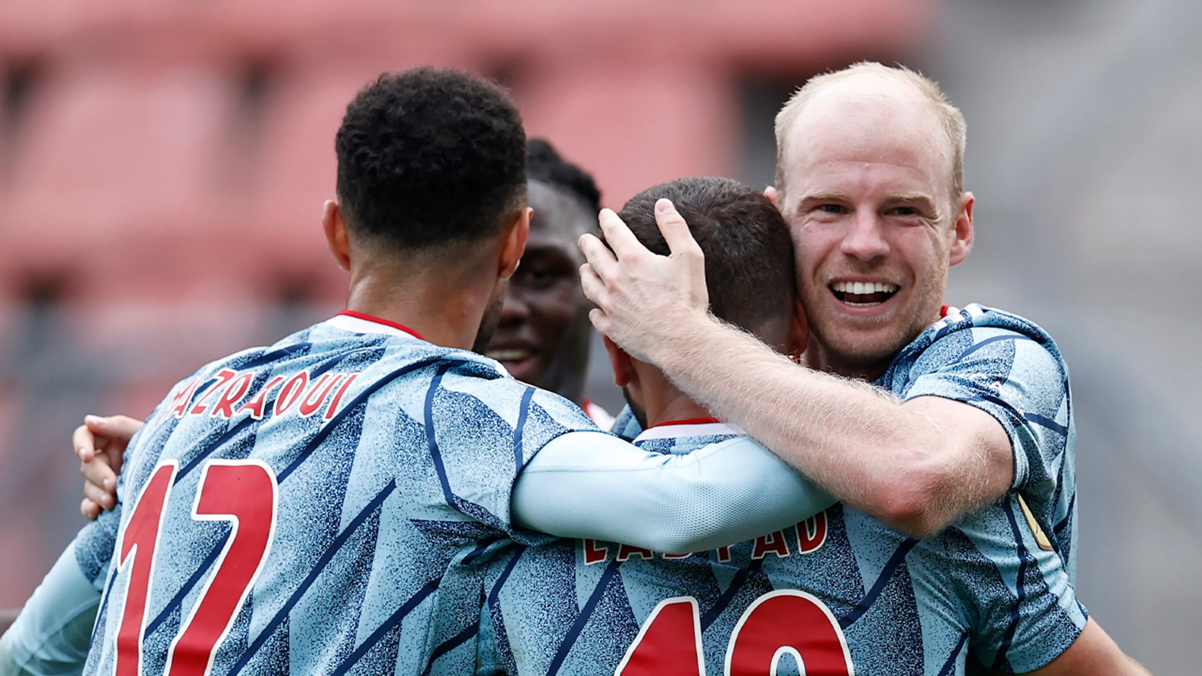 Ajax wint traditioneel lastige uitwedstrijd bij FC Utrecht: 0-3