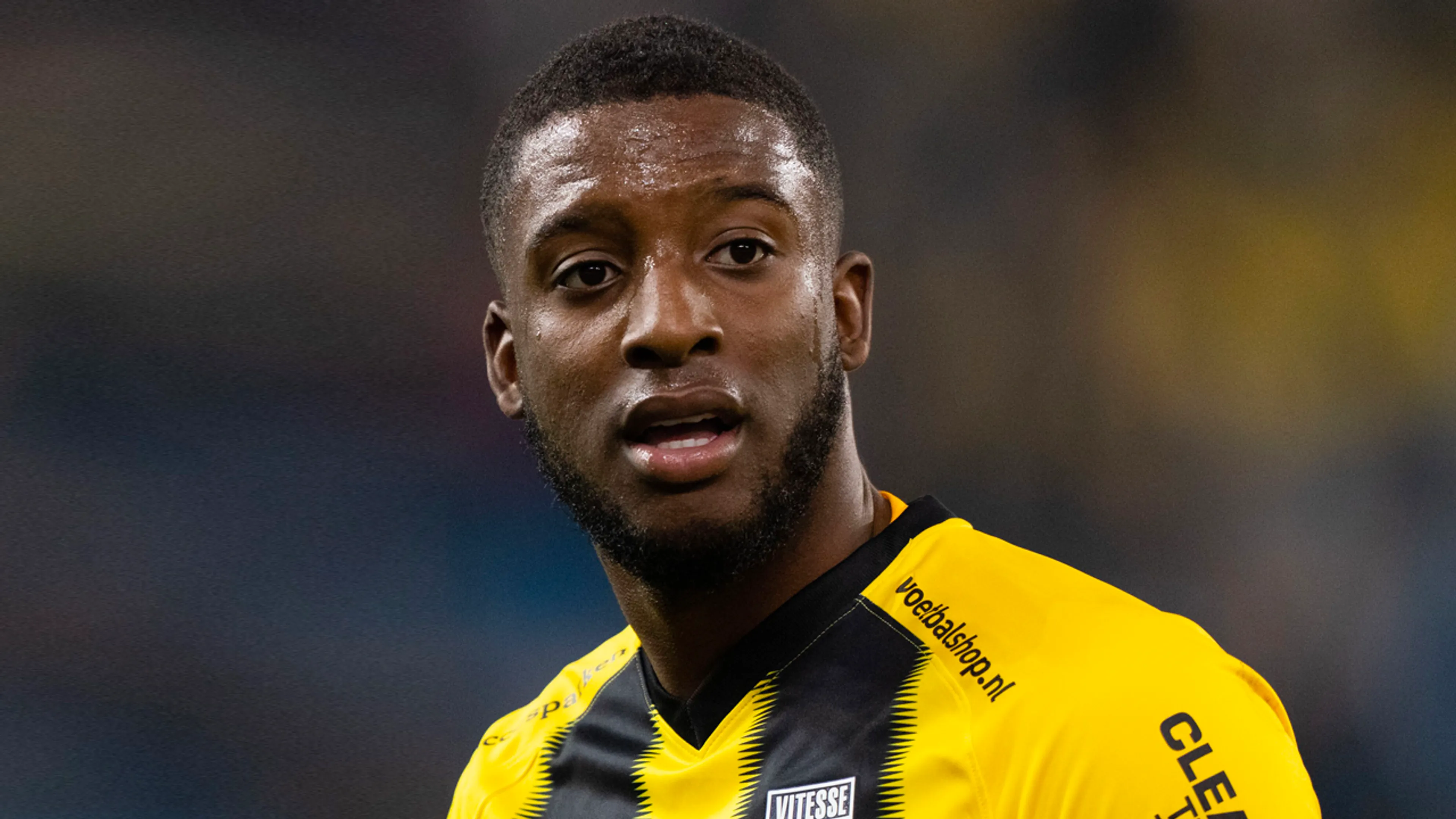 Vitesse boekt tegen VVV eerste zege in competitie in maand tijd