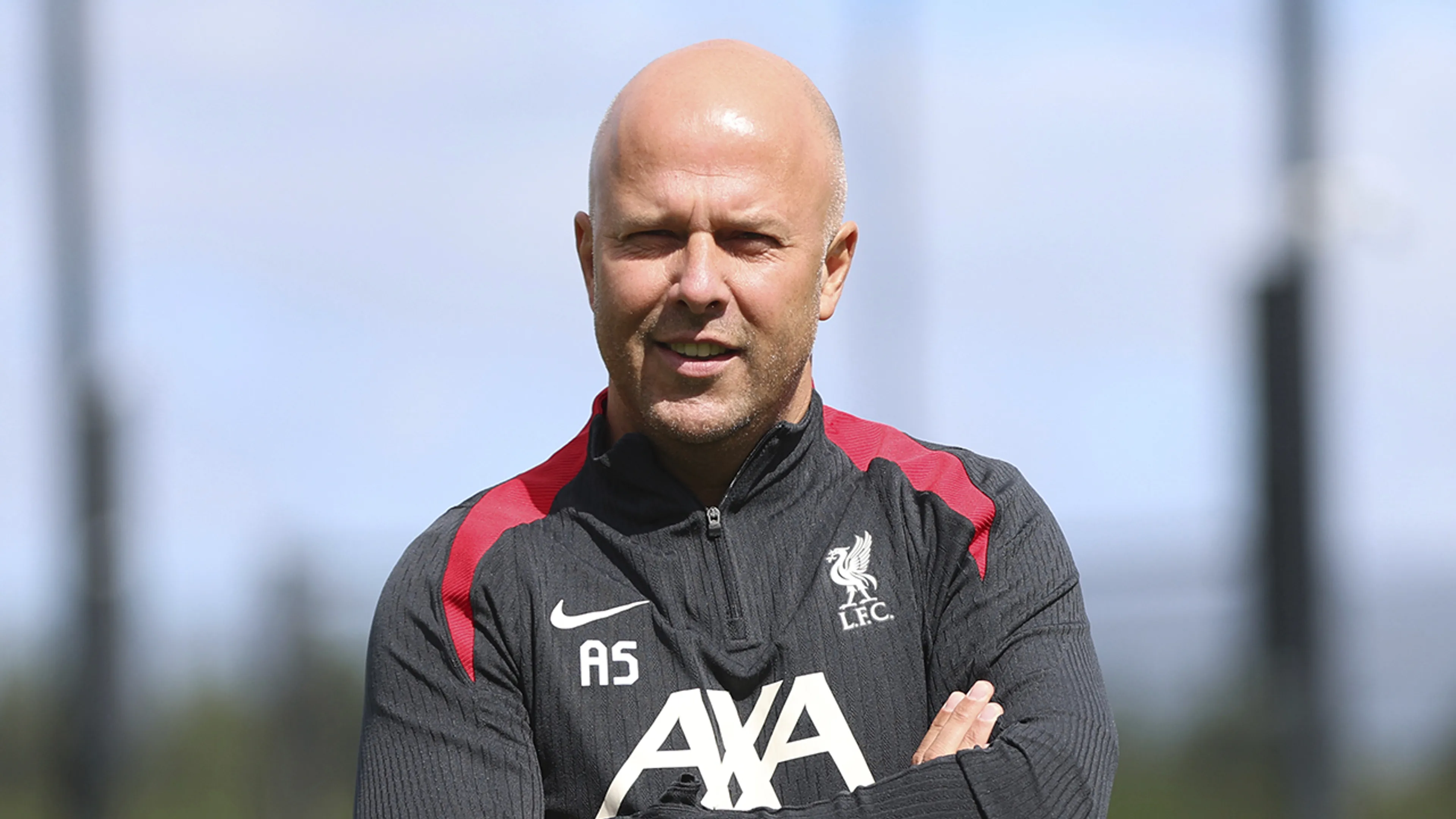 Arne Slot boekt eerste overwinning als trainer van Liverpool