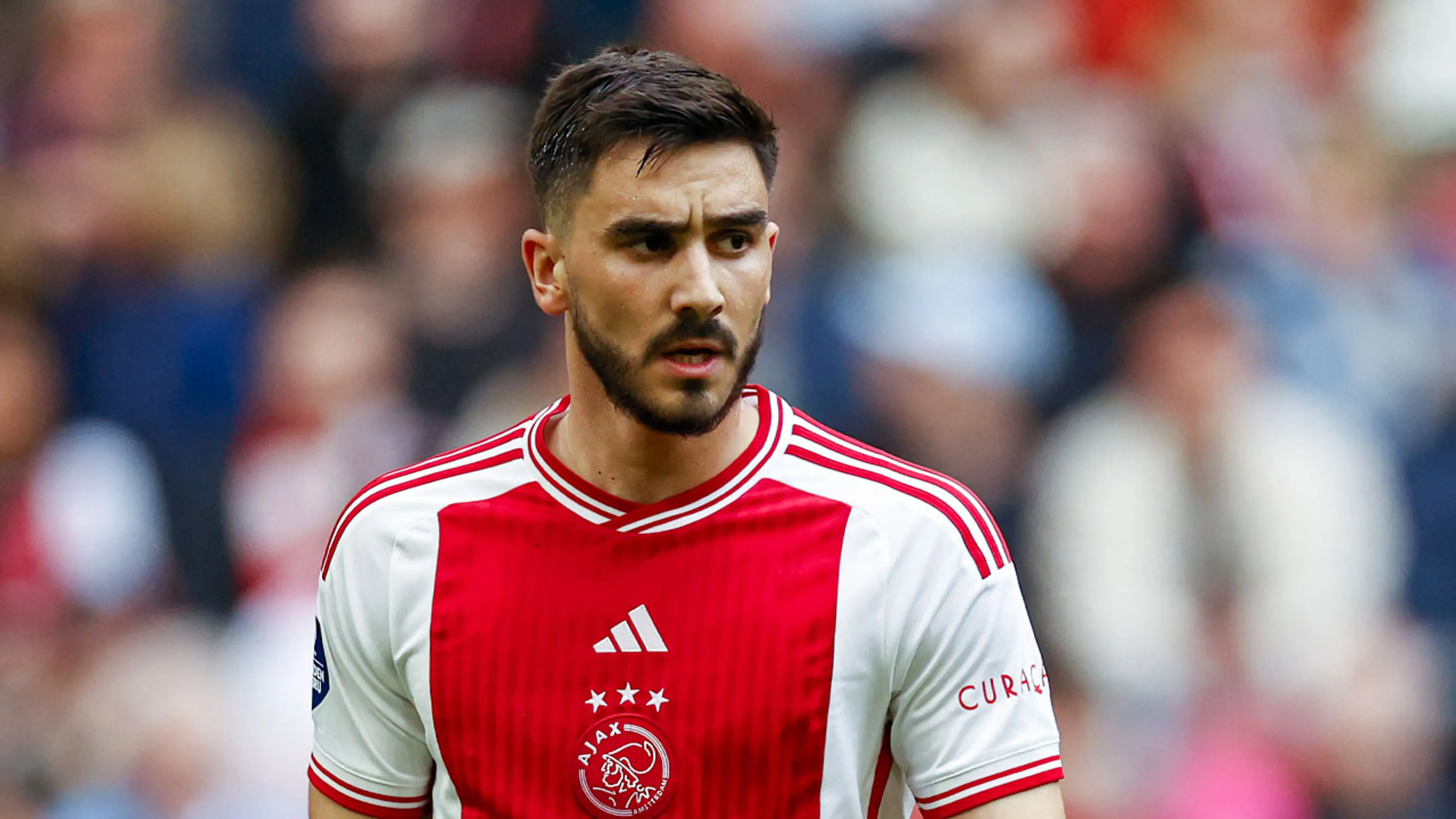 ‘Šutalo wees vijf clubs af en wil niet meewerken aan vertrek bij Ajax'