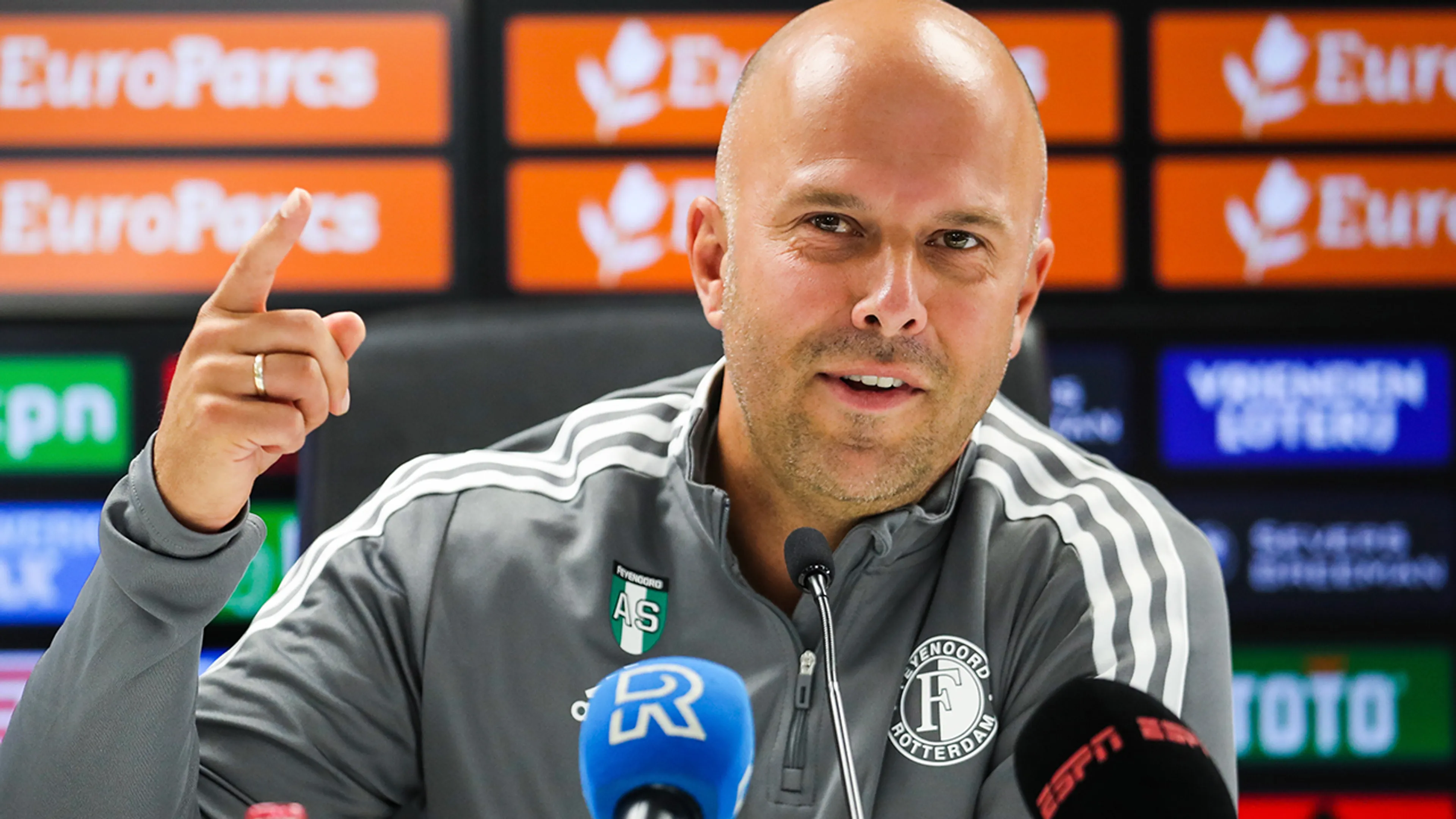 Slot ziet kansen voor Feyenoord: 'Slavia niet groter maken dan het is'