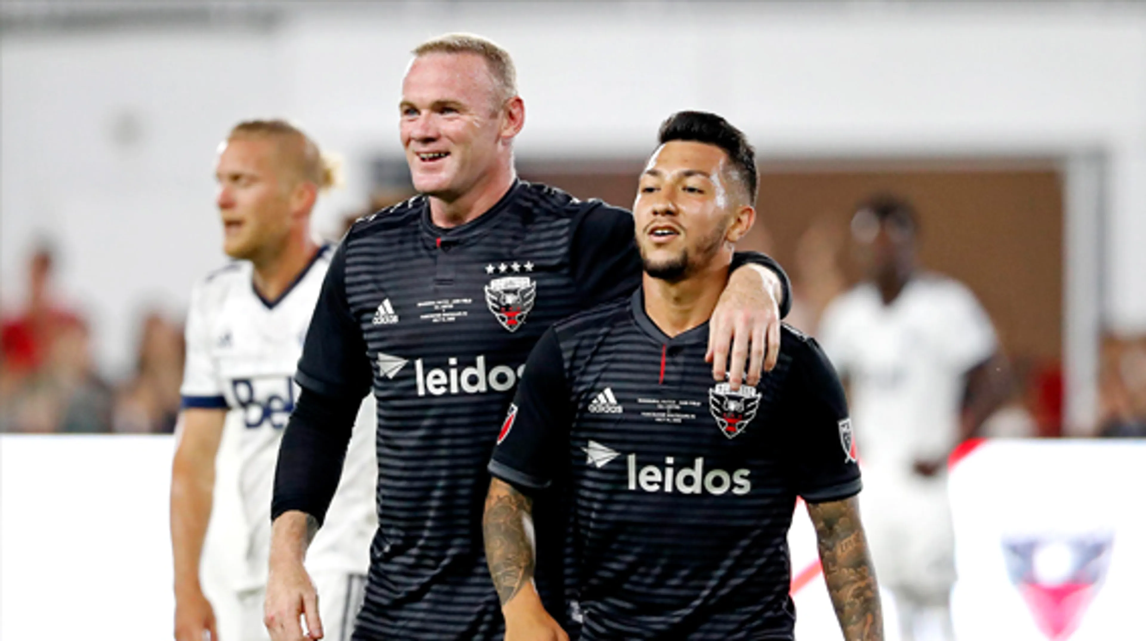 Wayne Rooney helpt team aan sensationele overwinning