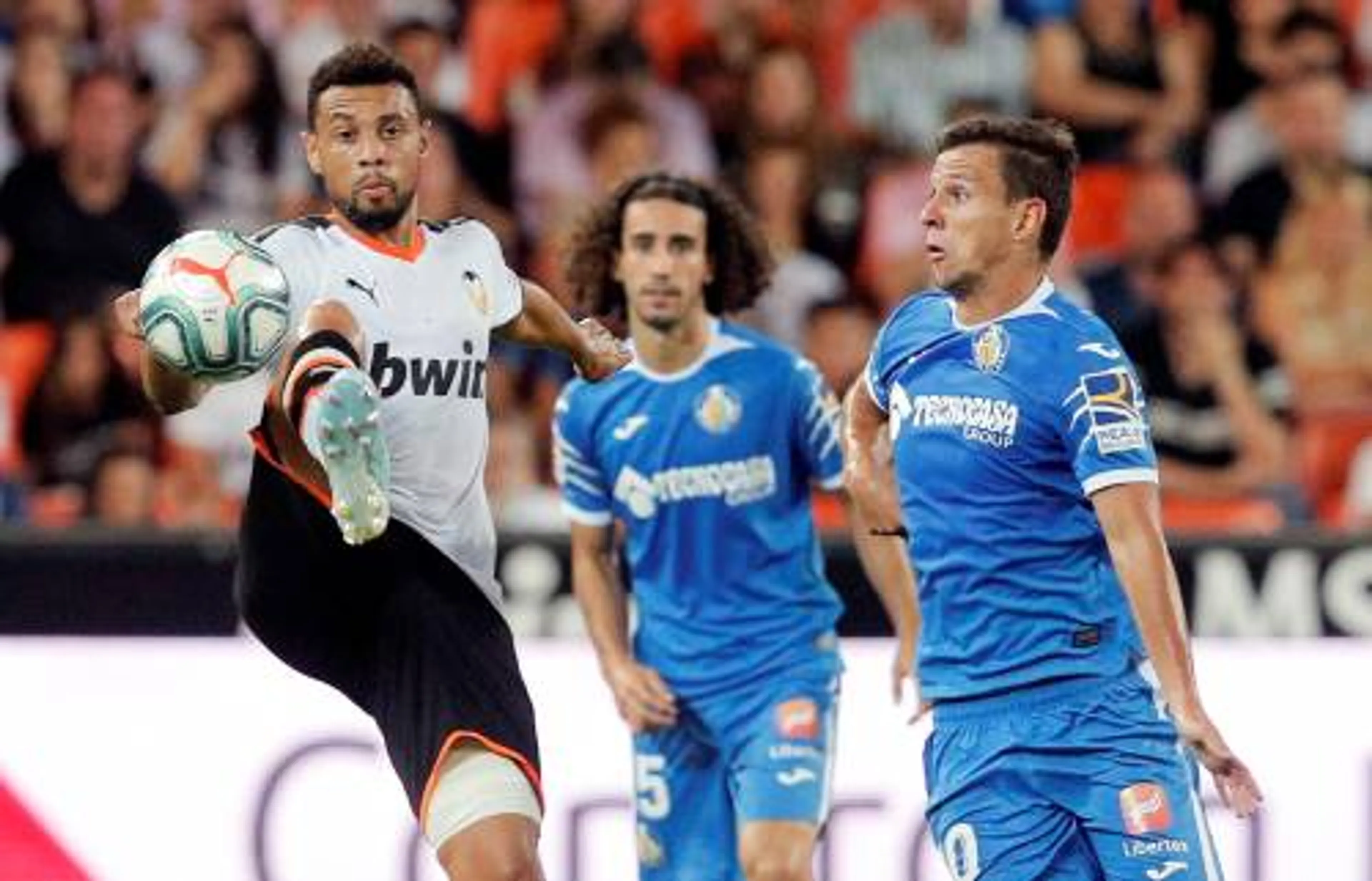 Ajax stuit op grillig Valencia in Mestalla