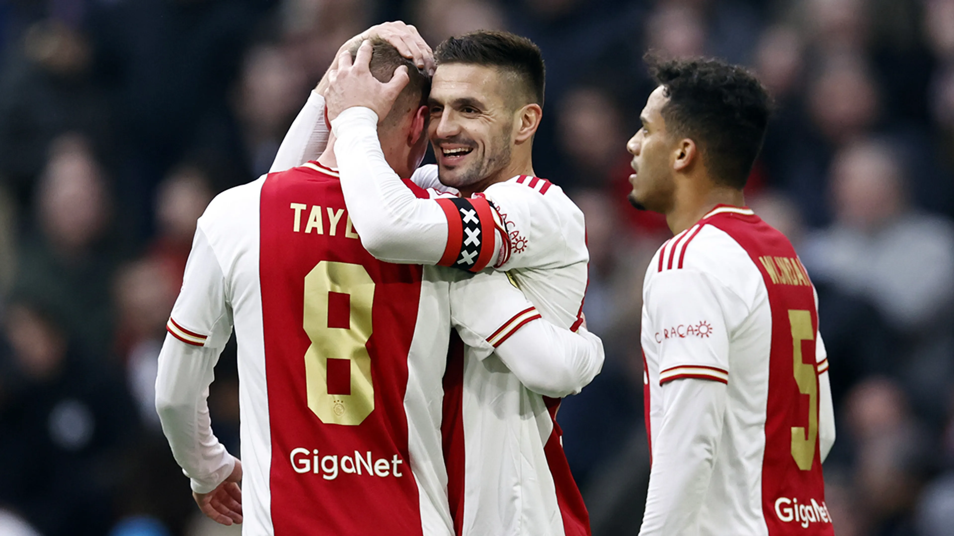 Dusan Tadic leidt Ajax naar zege op Sparta en plek twee in Eredivisie
