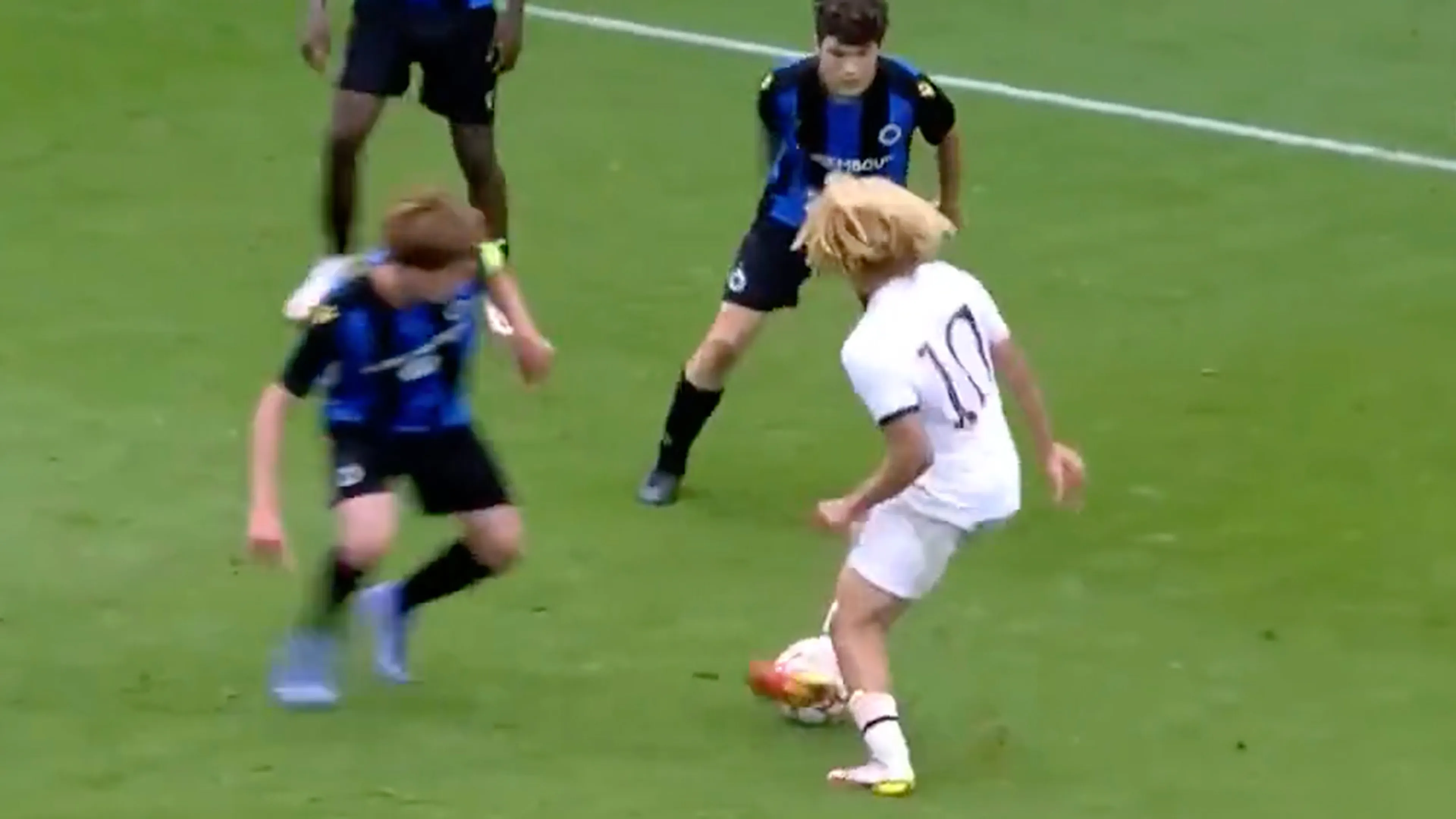 IN BEELD: toptalent Xavi Simons (18) maakt indruk in Youth League