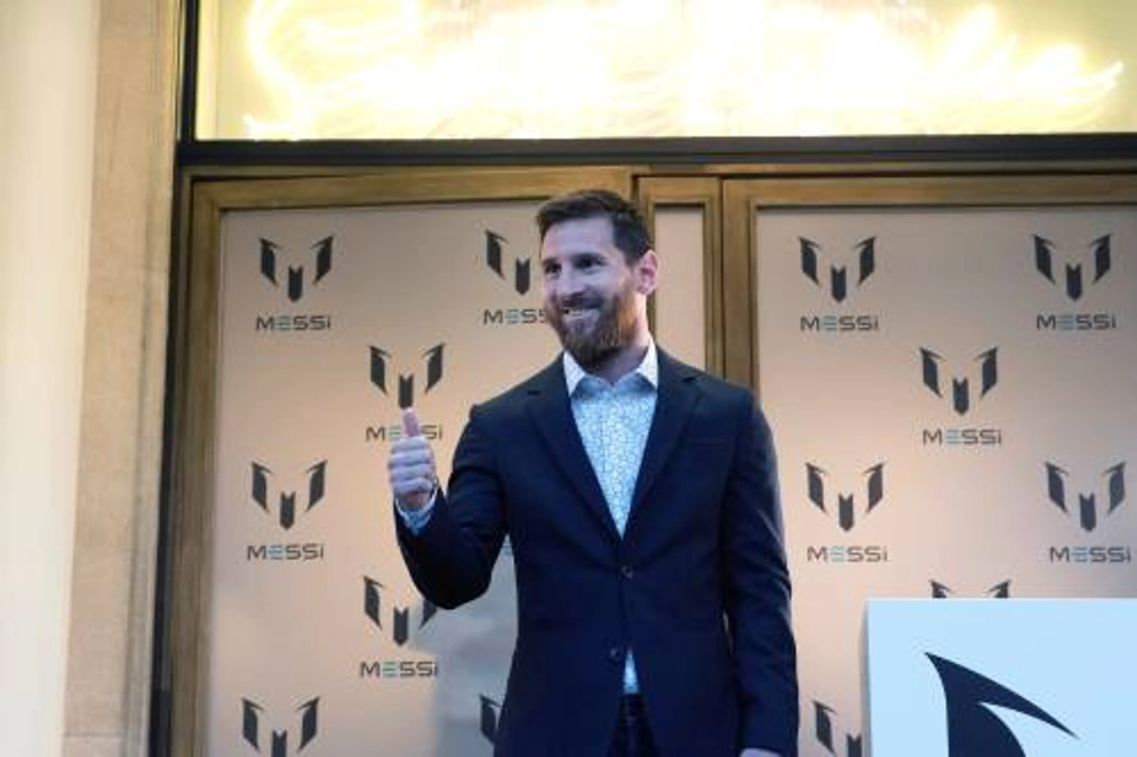 Messi blijft Van Dijk en Ronaldo voor