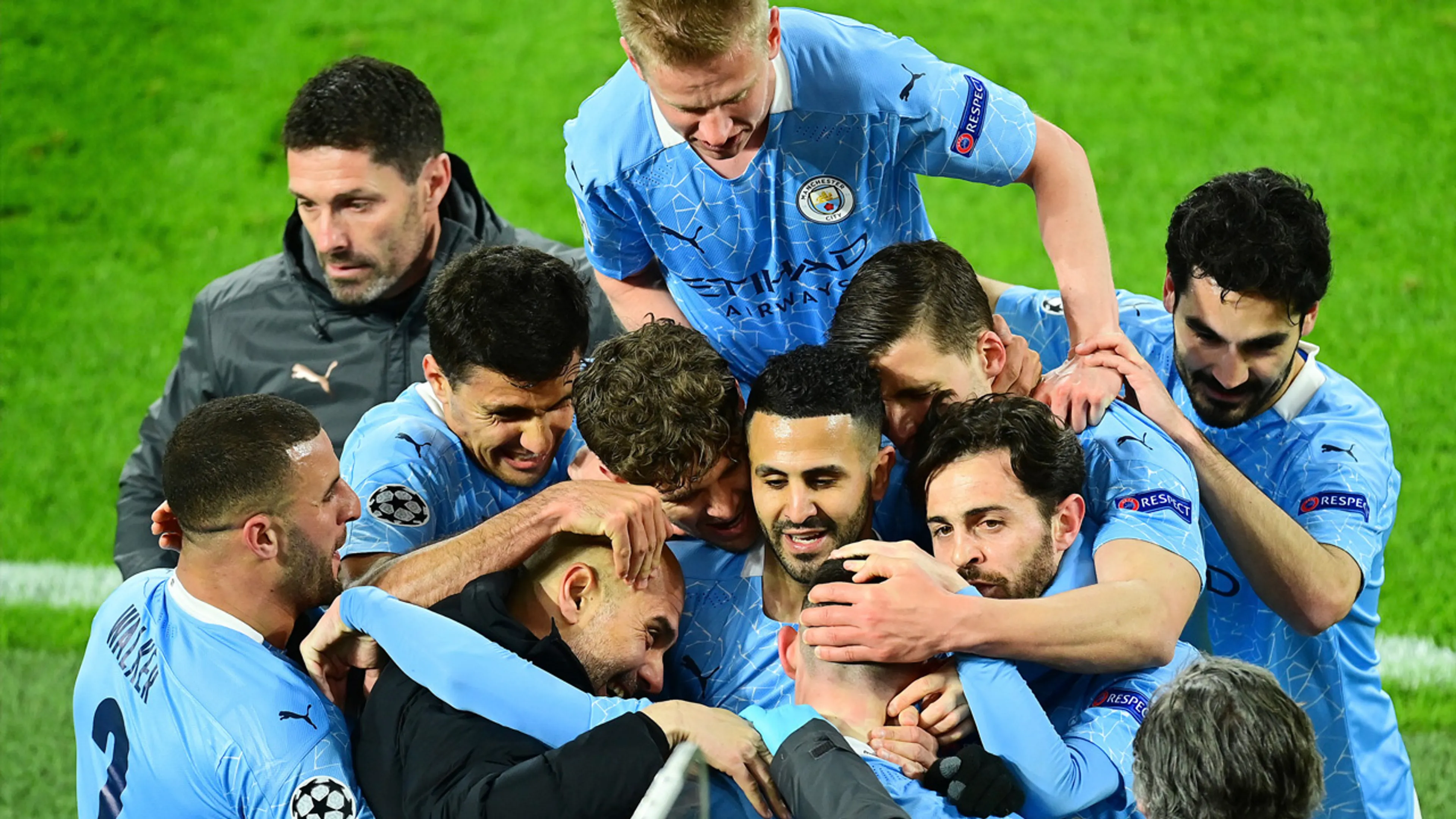 Manchester City kampioen na nederlaag Manchester United