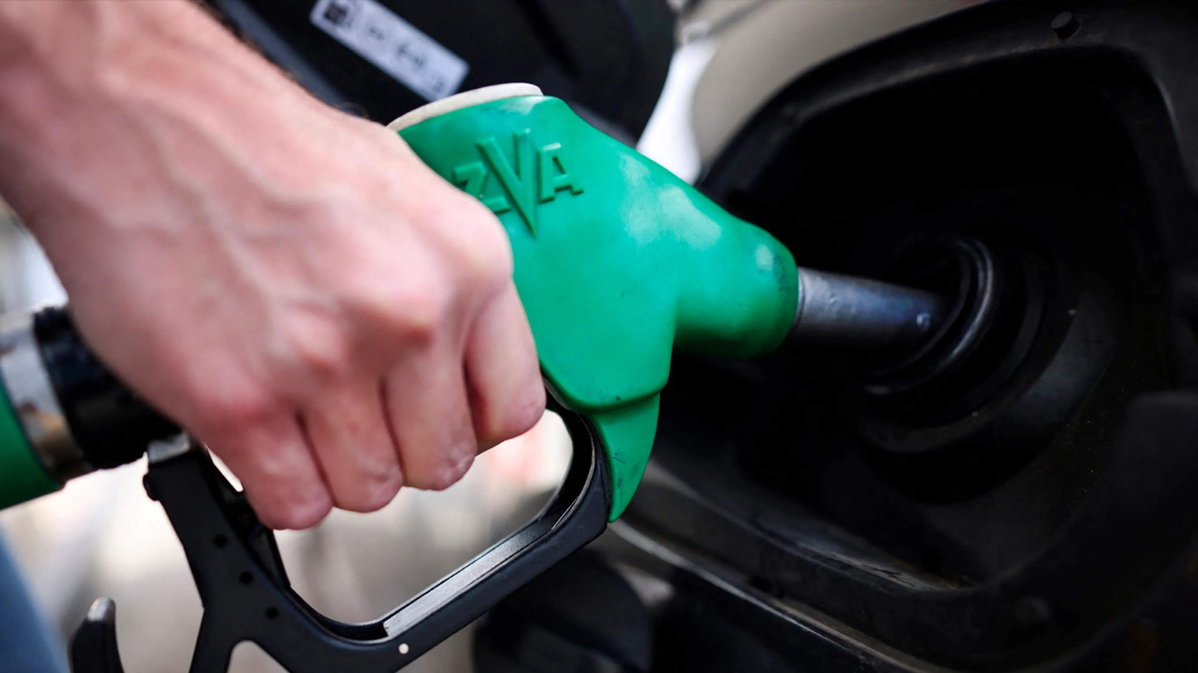 Benzineprijs stijgt met bijna 2 cent en nadert recordhoogte