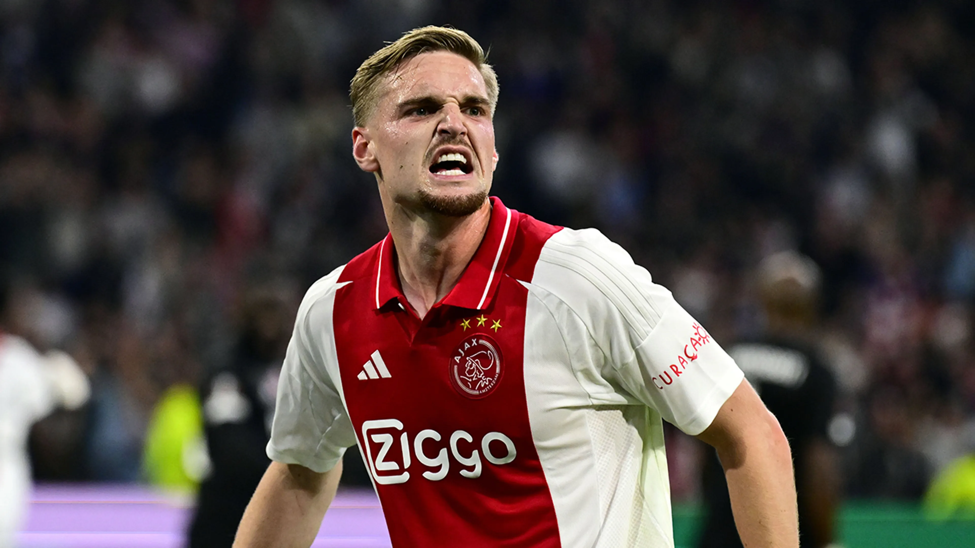 'De beste speler van de Eredivisie speelt natuurlijk bij Ajax en dat is Kenneth Taylor!'