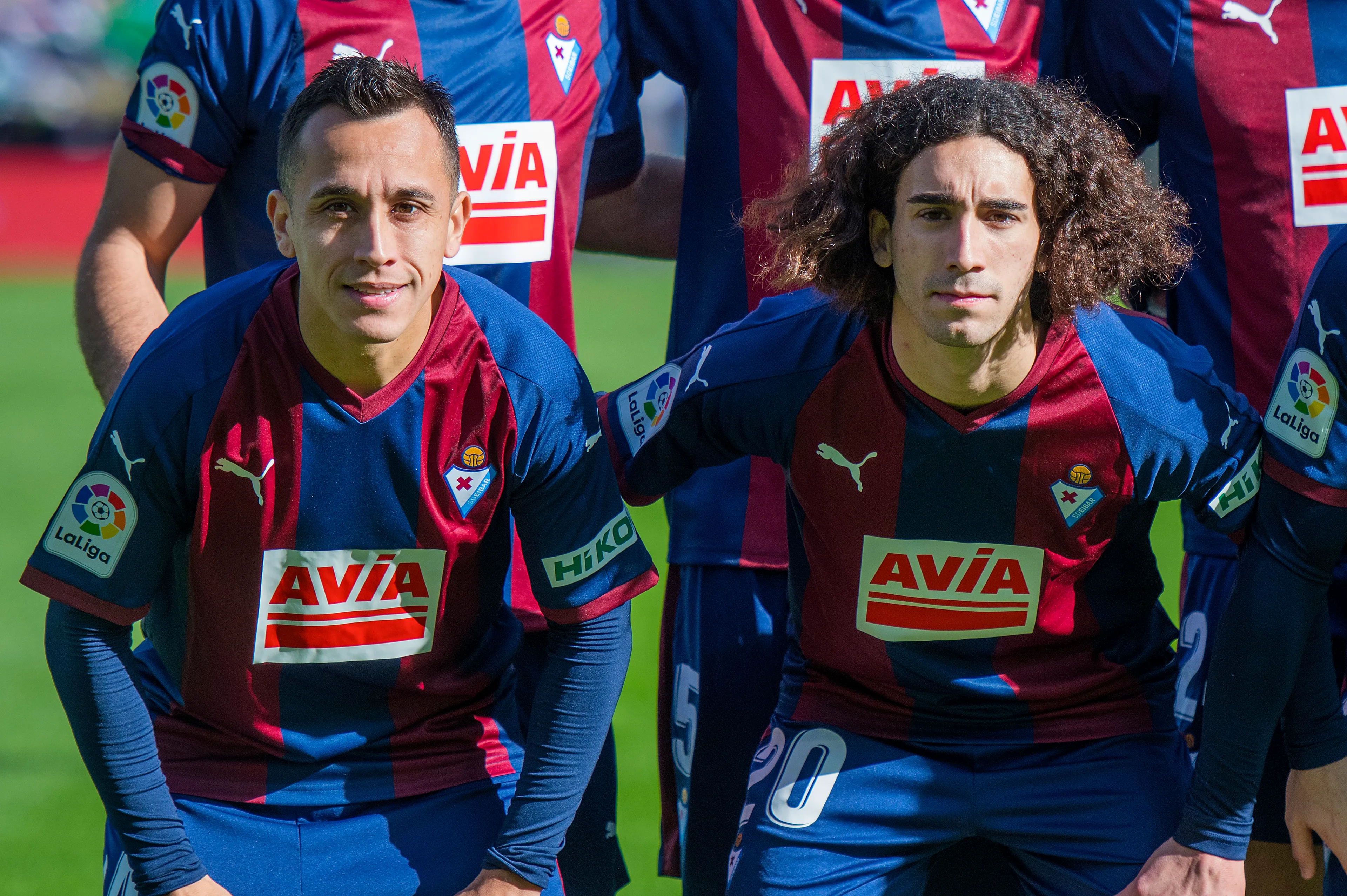 Barcelona haalt Puyol-lookalike Cucurella terug naar Barcelona
