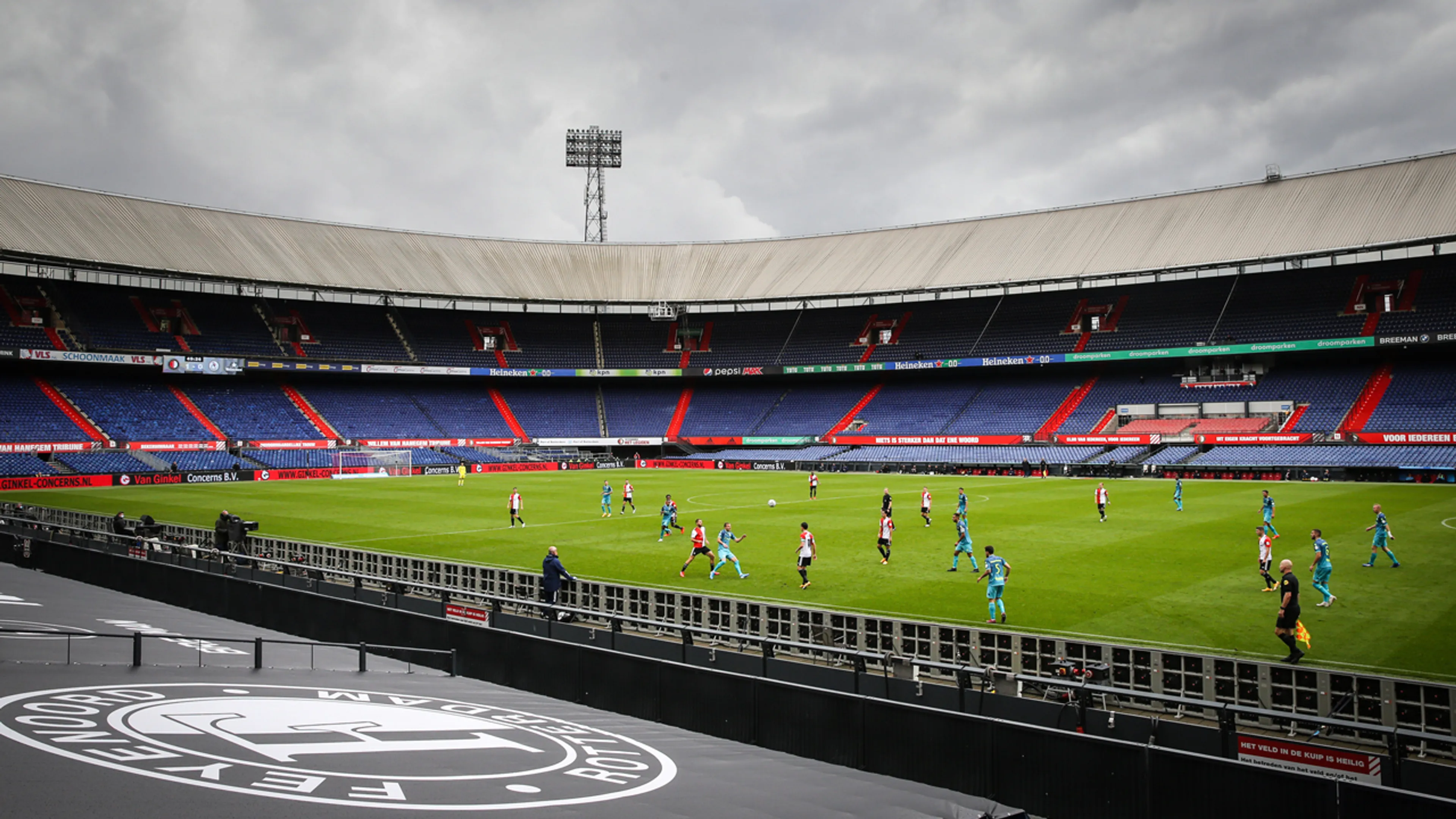 Feyenoord krijgt groen licht voor overname De Kuip