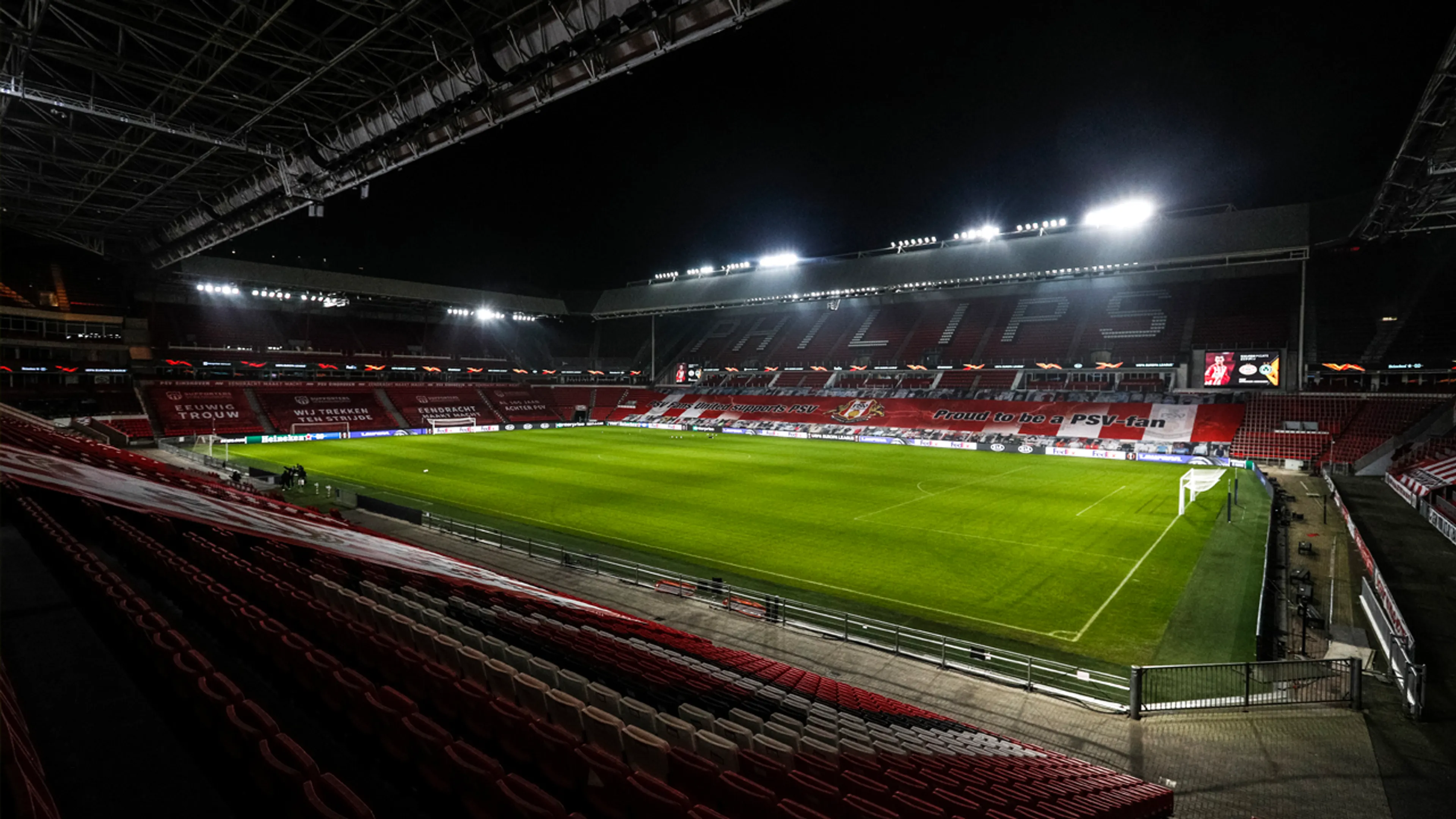 PSV halveert per direct capaciteit van uitvak in Philips Stadion
