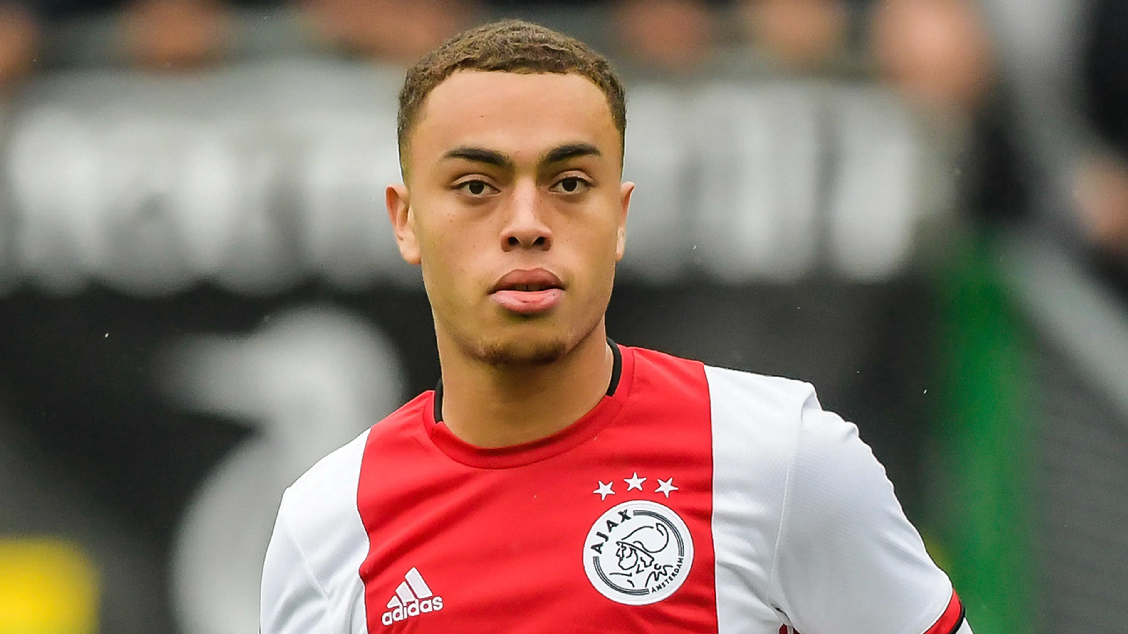 'Dest wil weg bij Ajax en heeft duidelijke voorkeur voor Bayern München'