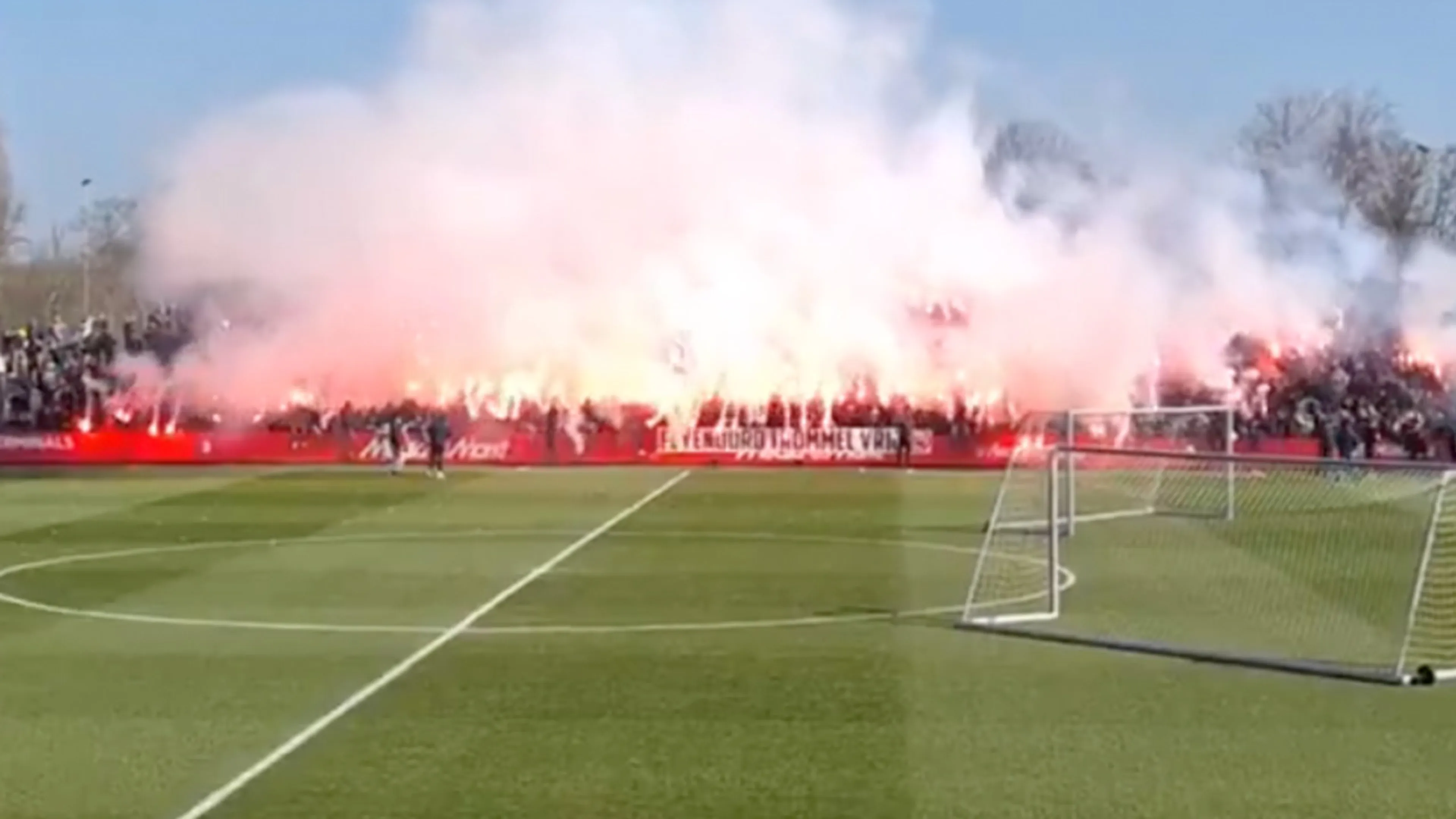 Video: Massale supporterssteun bij laatste training Feyenoord voor Klassieker