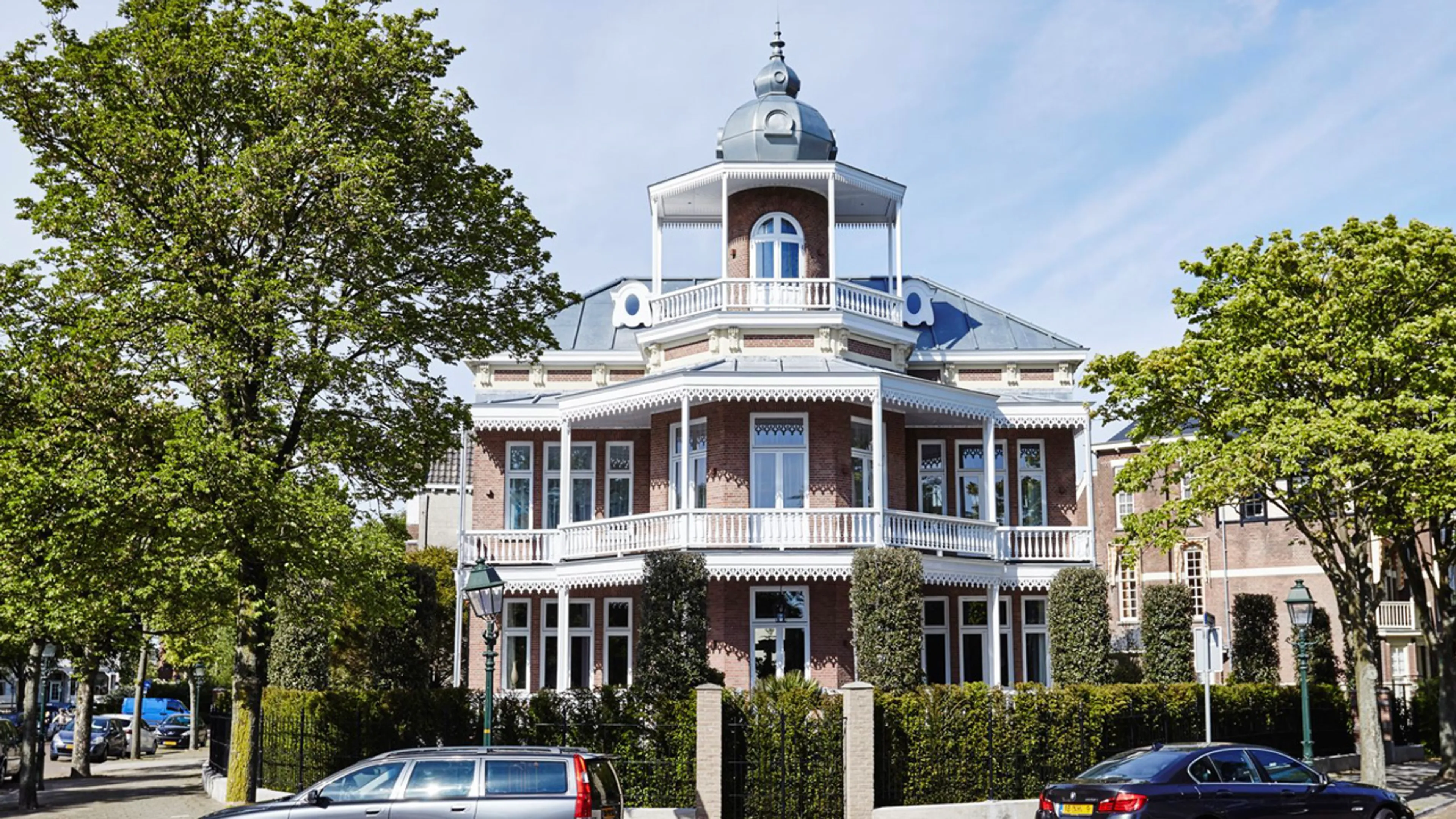ZIEN: Spelersmakelaar Rob Jansen zet landhuis voor 5 miljoen euro te koop