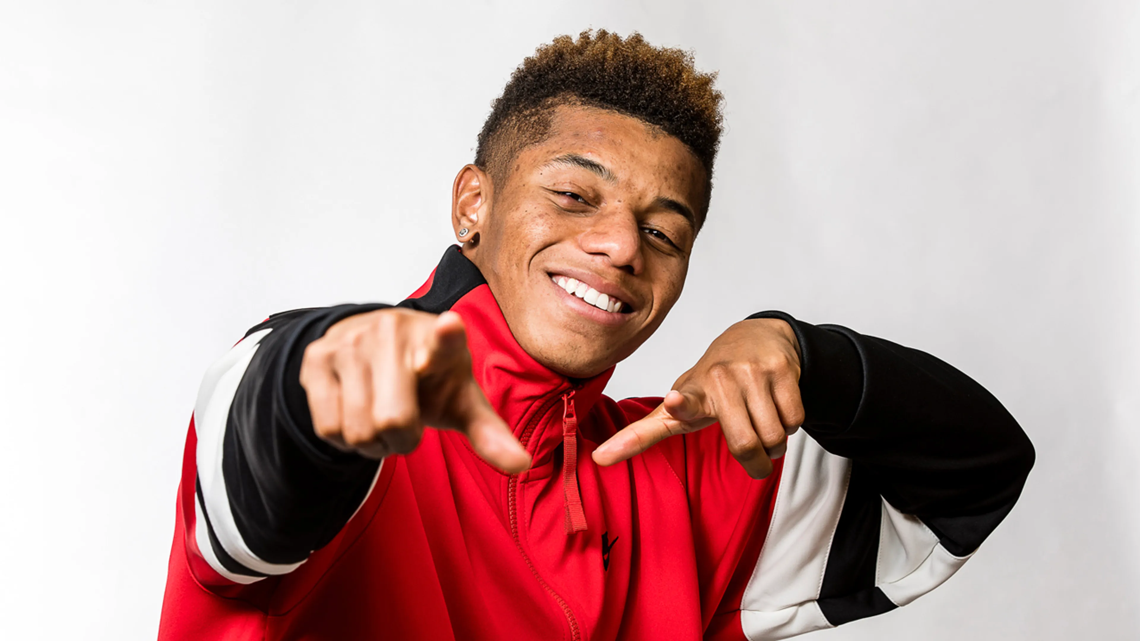 Ajax breekt contract gewilde Neres open