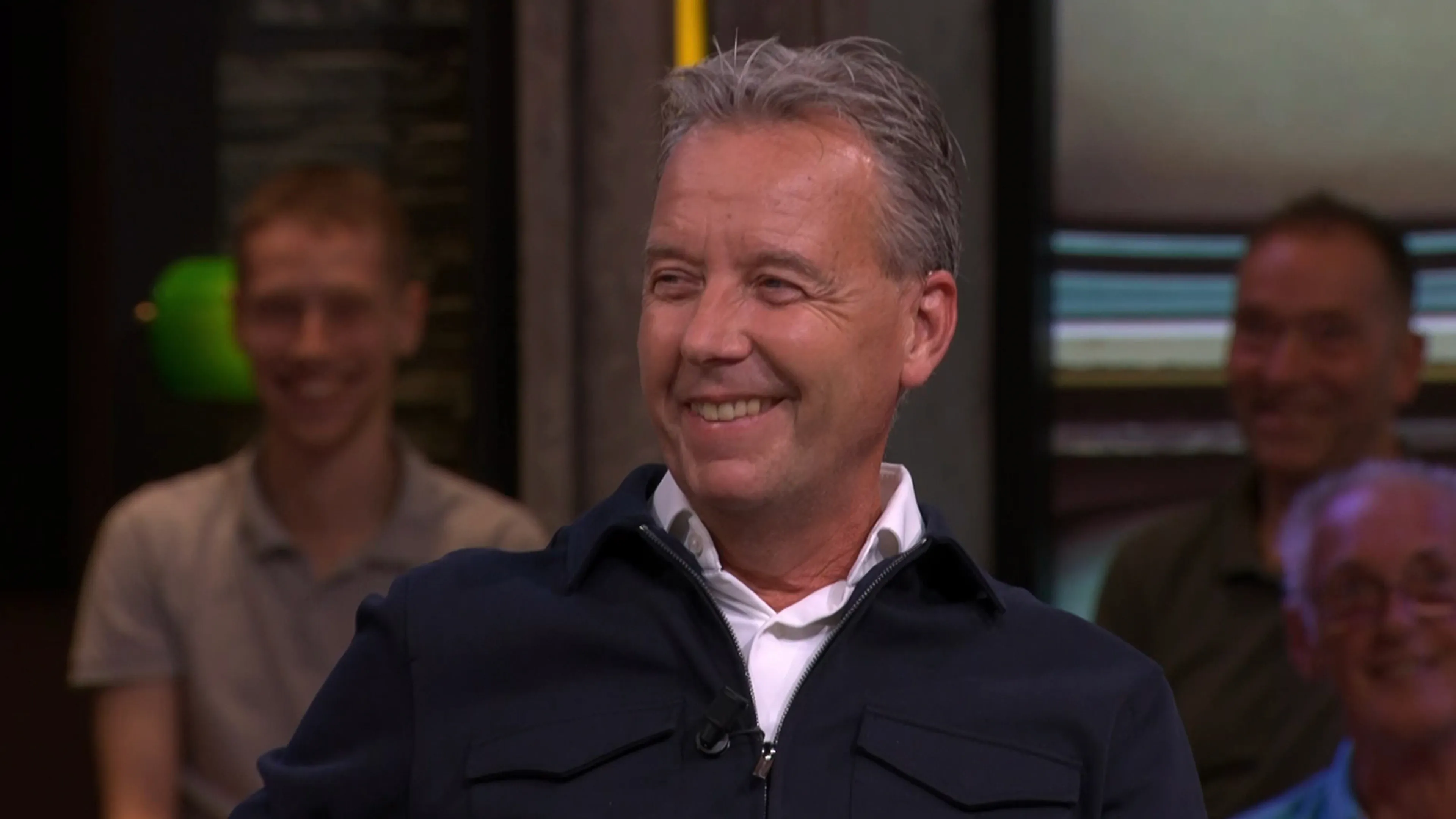 Uniek moment: Valentijn Driessen razend enthousiast over tv-programma