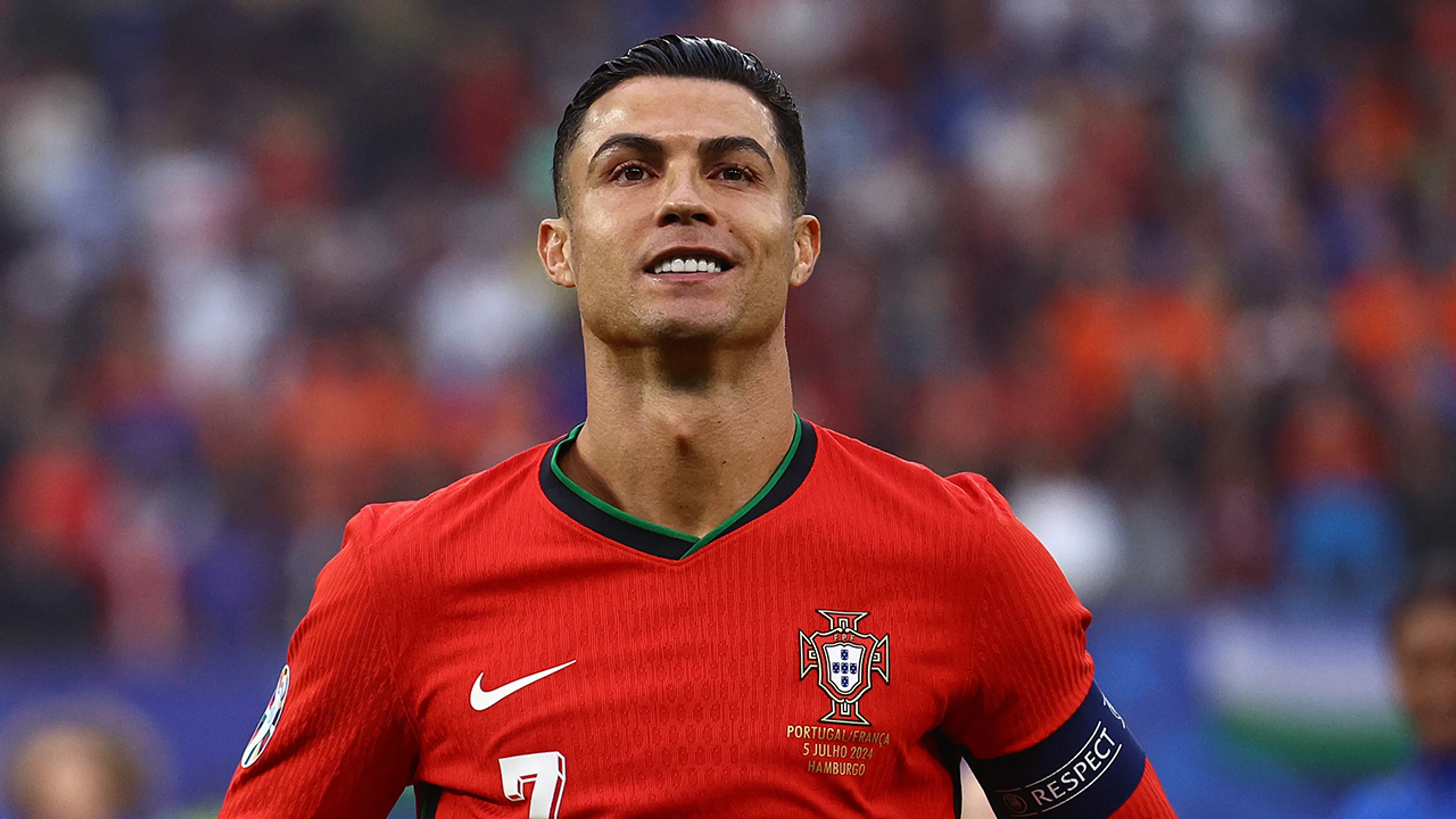 Ronaldo denkt voorlopig niet aan stoppen bij Portugal: 'Ik zou altijd basisspeler moeten zijn'