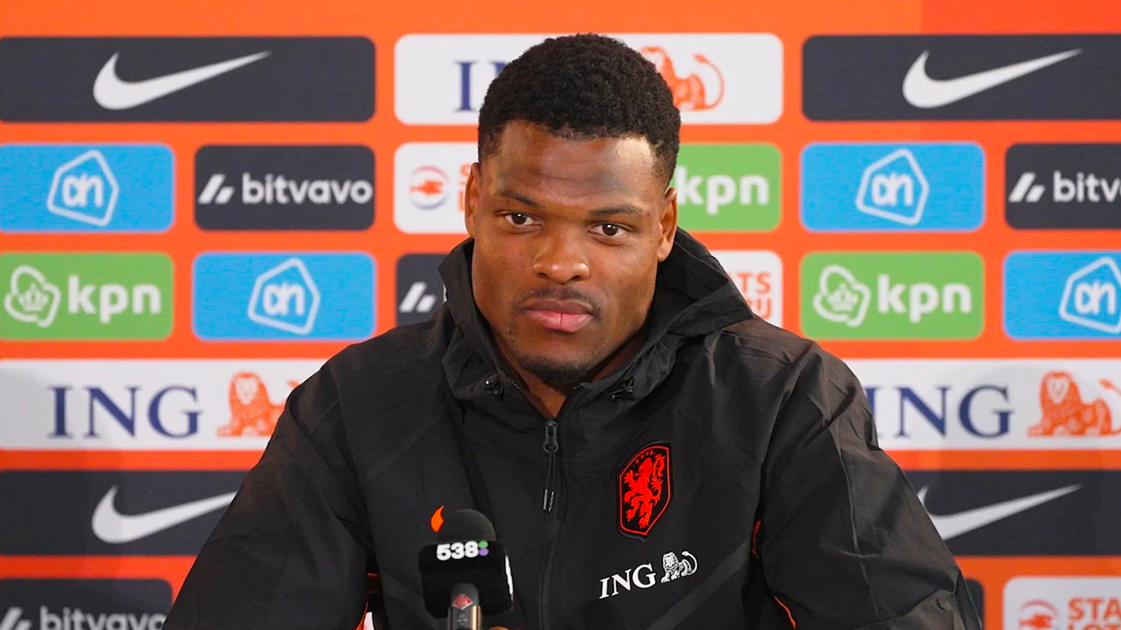 Wat is volgens Dumfries de ideale rechterflank van het Nederlands elftal?