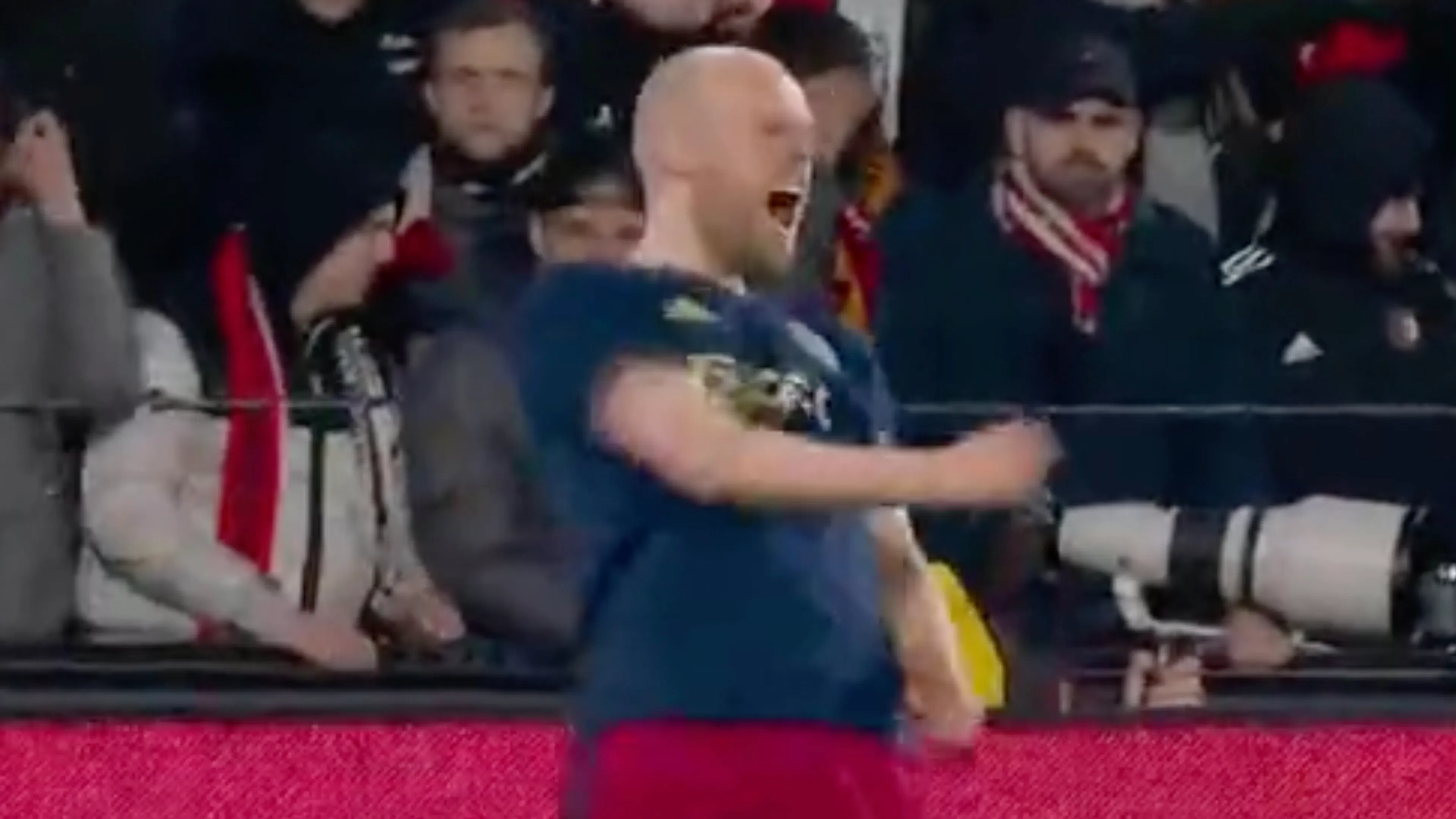 Videogoal: Ajax weer aan de leiding in de Kuip door doelpunt Davy Klaassen