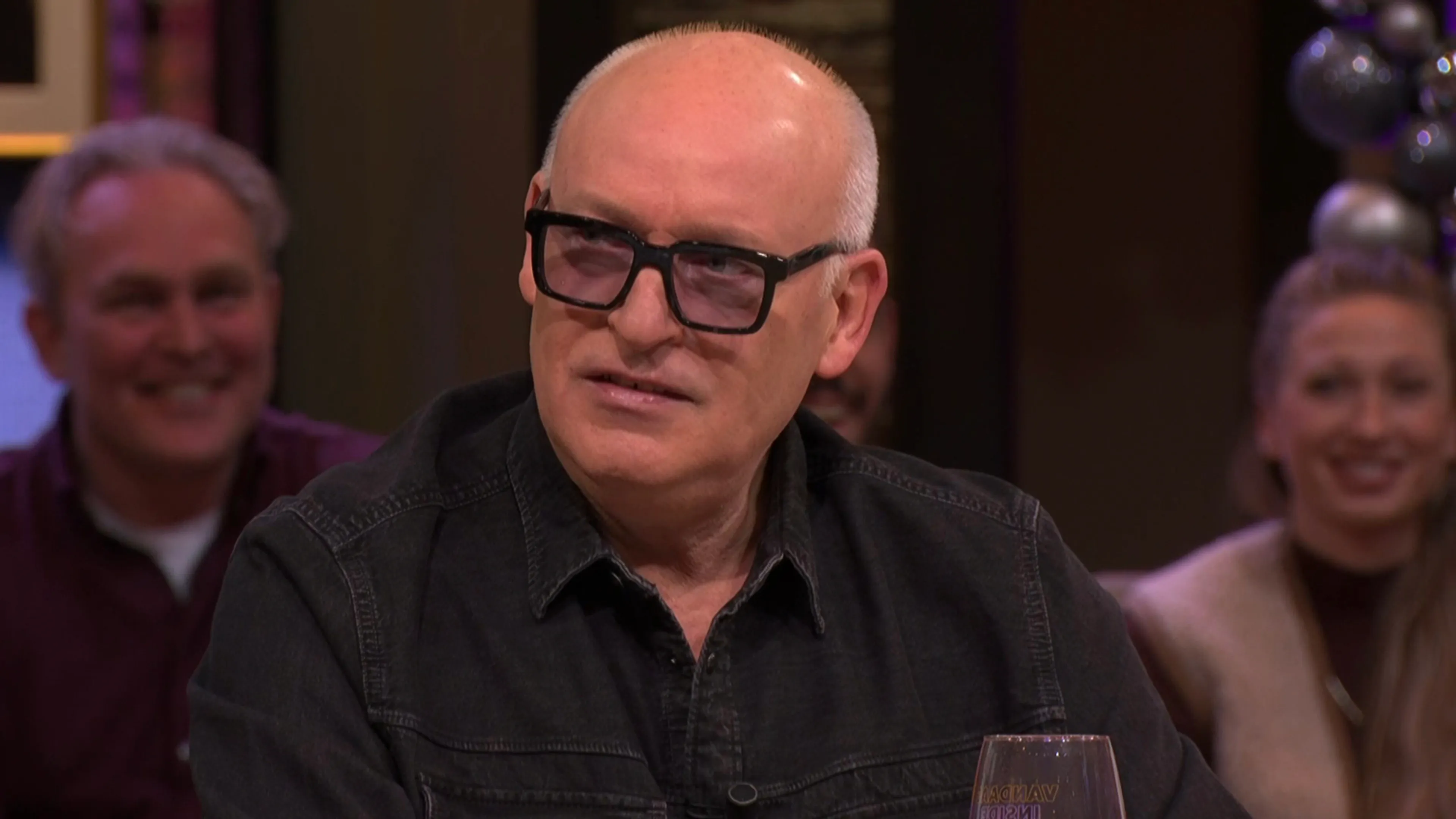 René van der Gijp stellig: 'Hij wil hier nog zitten? Nee, schei uit!'