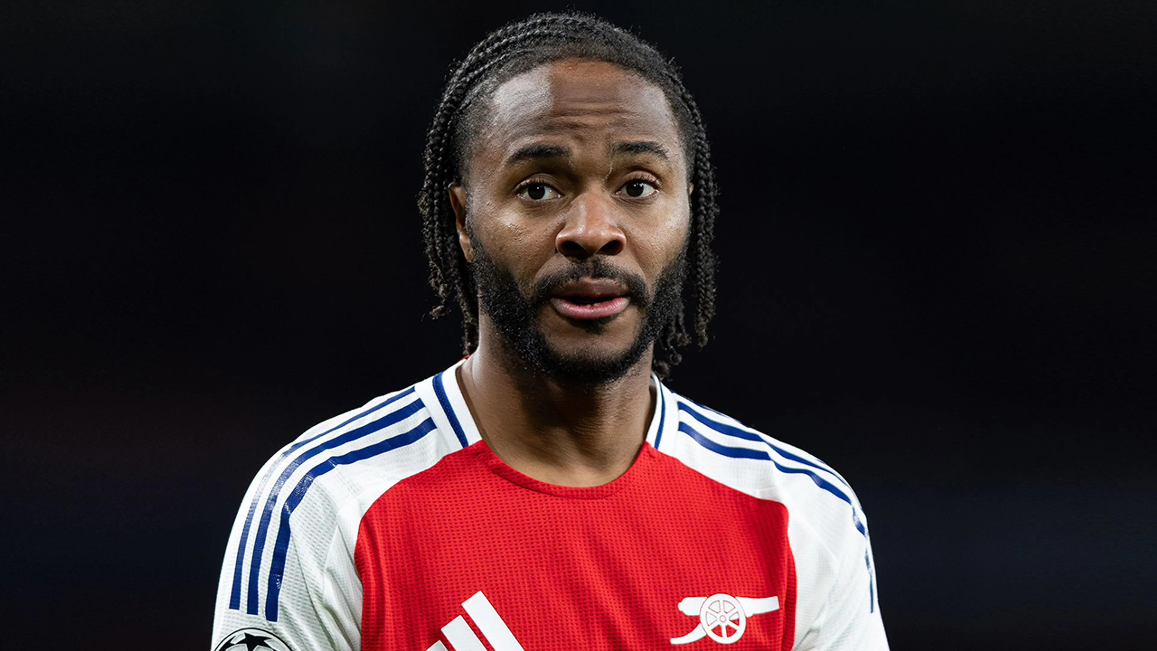 Officieel: Feyenoord stunt met komst 82-voudig Engels international Raheem Sterling