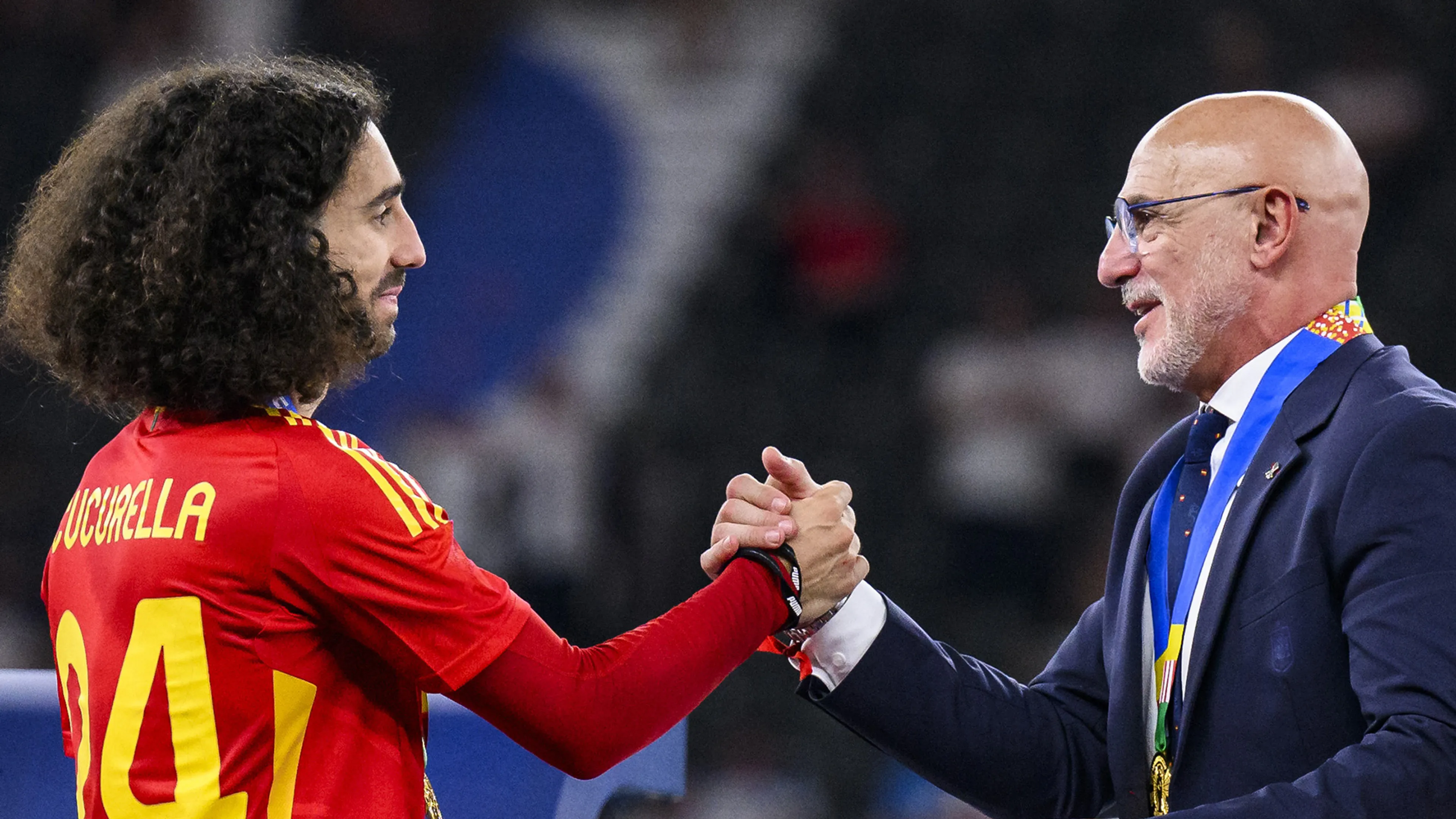 Zien: Cucurella vereeuwigt bondscoach De la Fuente met opvallende tattoo na Spaanse WK-titel