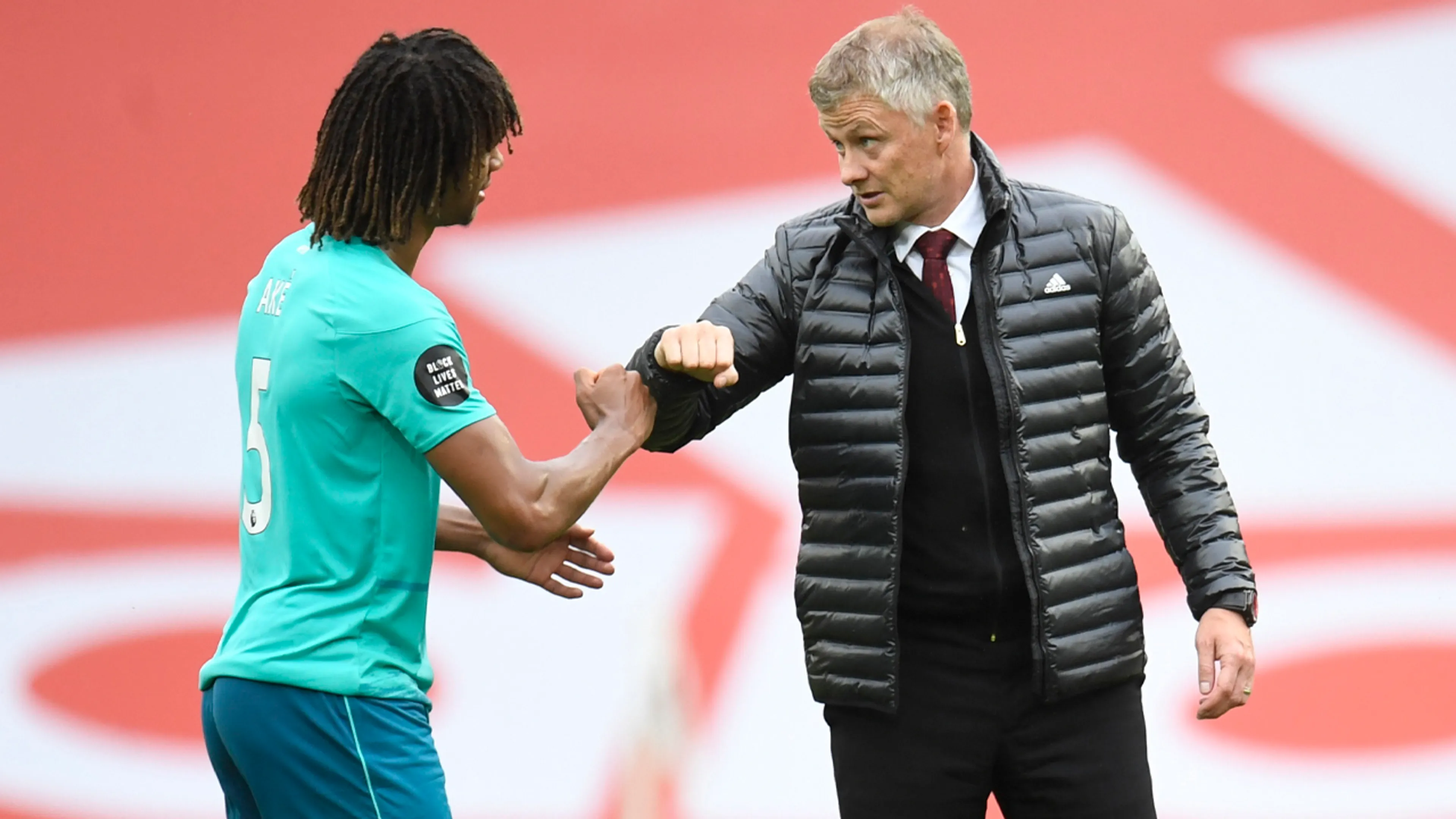 Solskjaer ontkent interesse van United in verdediger Aké
