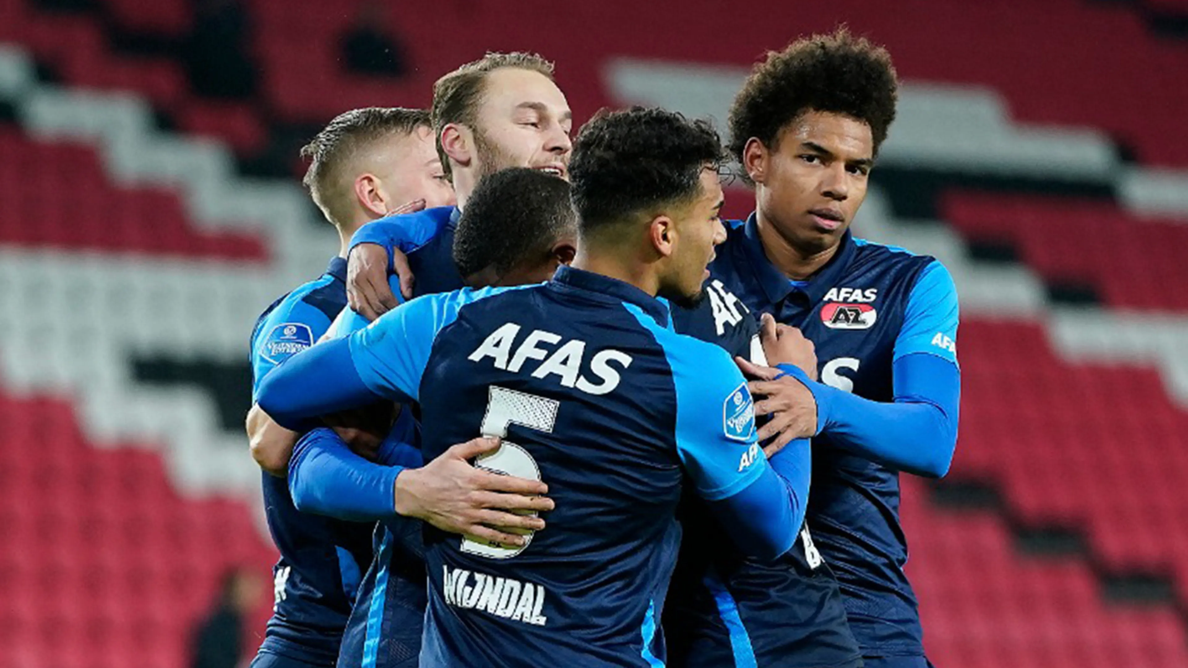 AZ blijft met zege op Sparta in de race voor tweede plaats