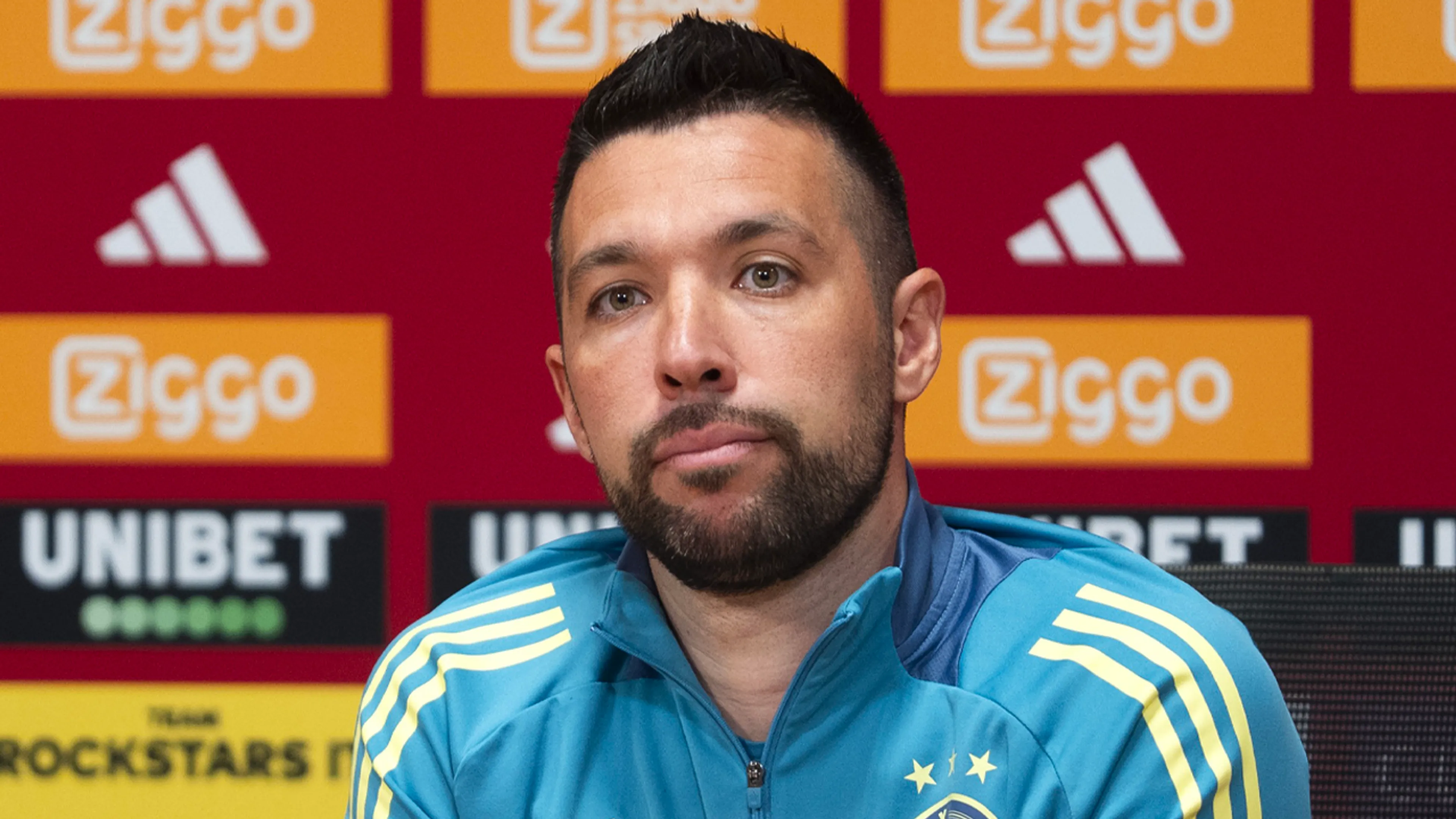 Zou Farioli tevreden zijn als Ajax dit seizoen tweede eindigt? 'Zeker'